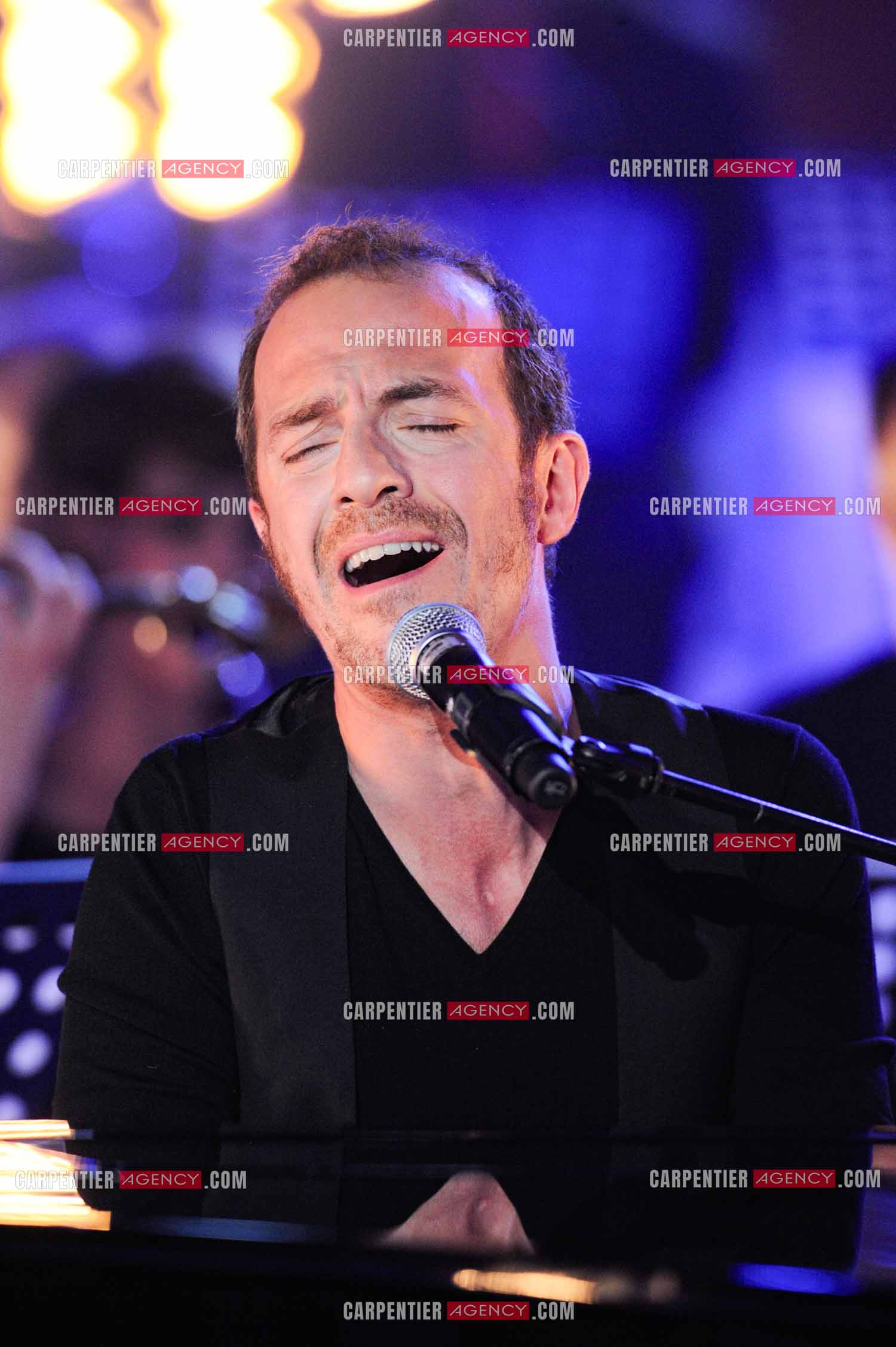 Le chanteur Calogero Maurici, dit Calogero lors du Télé Vie à Bruxelles en 2011.  ( Exclusif )