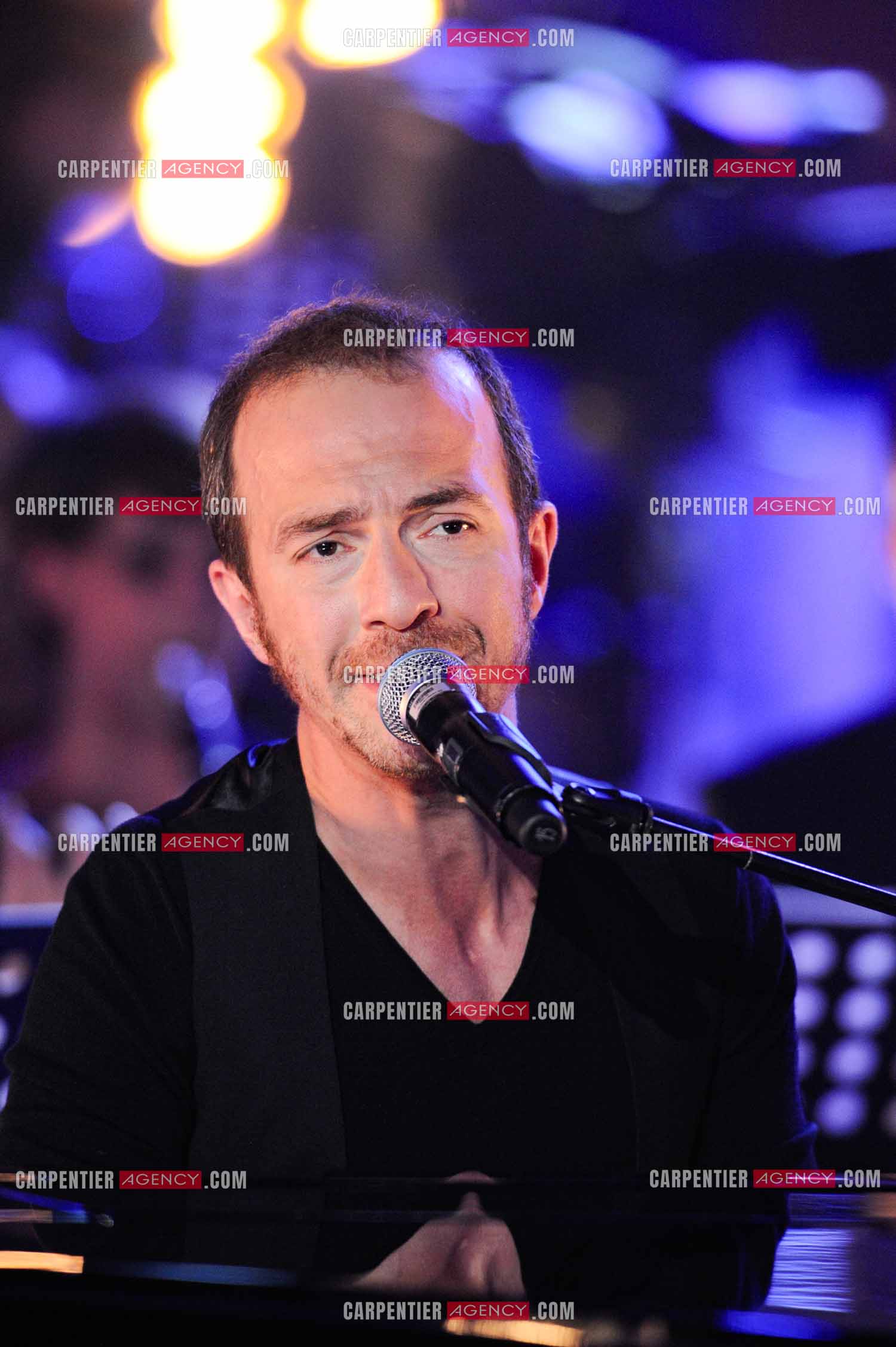 Le chanteur Calogero Maurici, dit Calogero lors du Télé Vie à Bruxelles en 2011.  ( Exclusif )