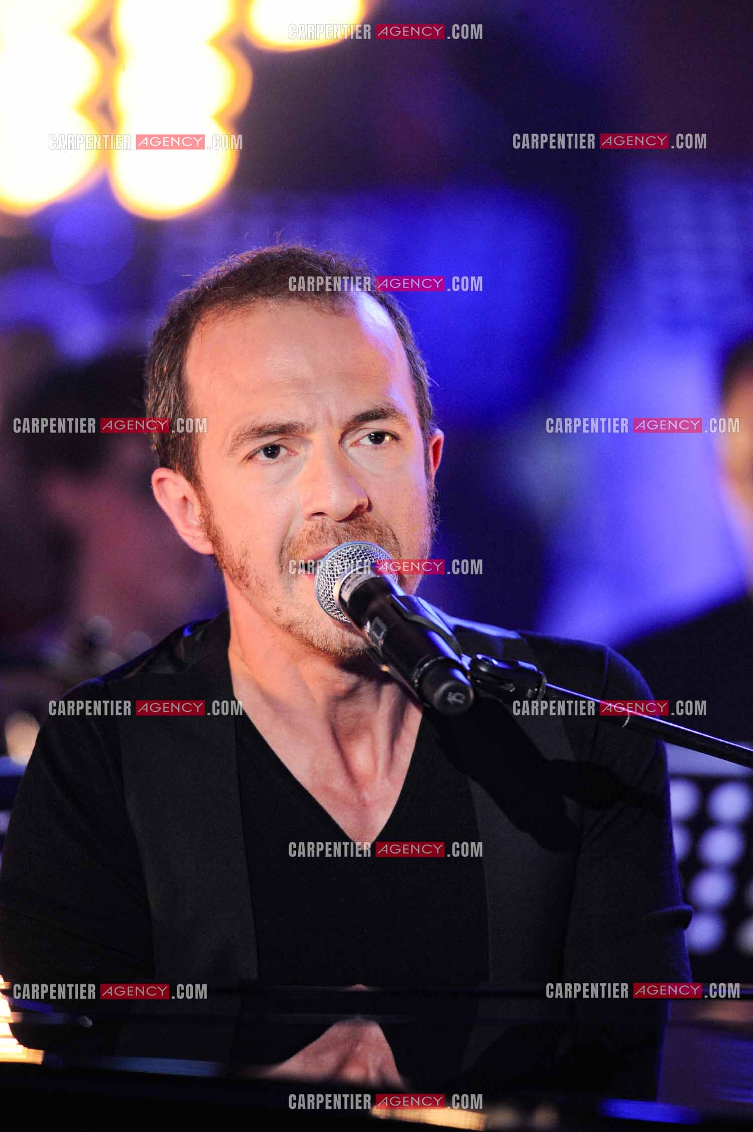 Le chanteur Calogero Maurici, dit Calogero lors du Télé Vie à Bruxelles en 2011.  ( Exclusif )