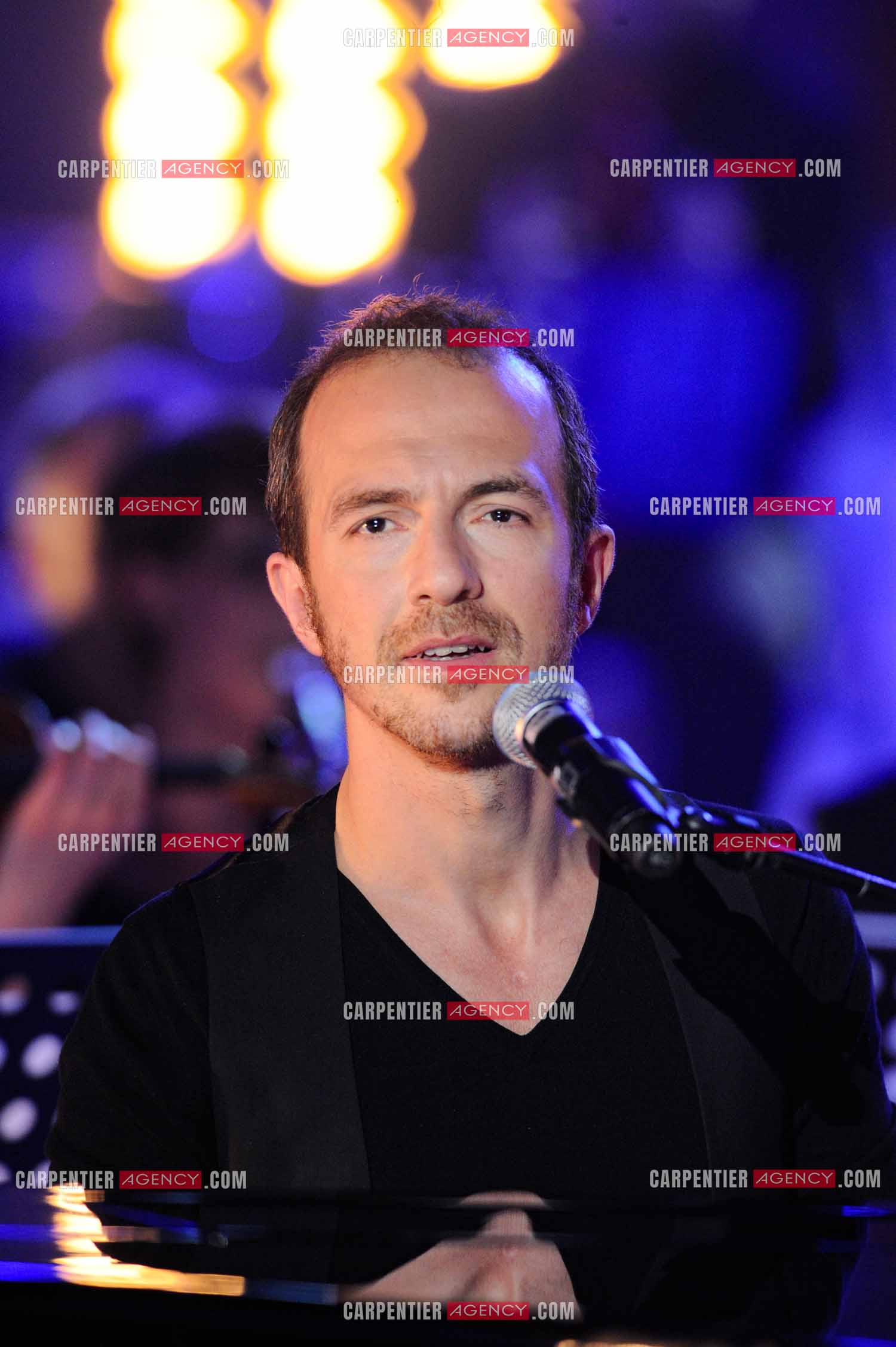 Le chanteur Calogero Maurici, dit Calogero lors du Télé Vie à Bruxelles en 2011.  ( Exclusif )