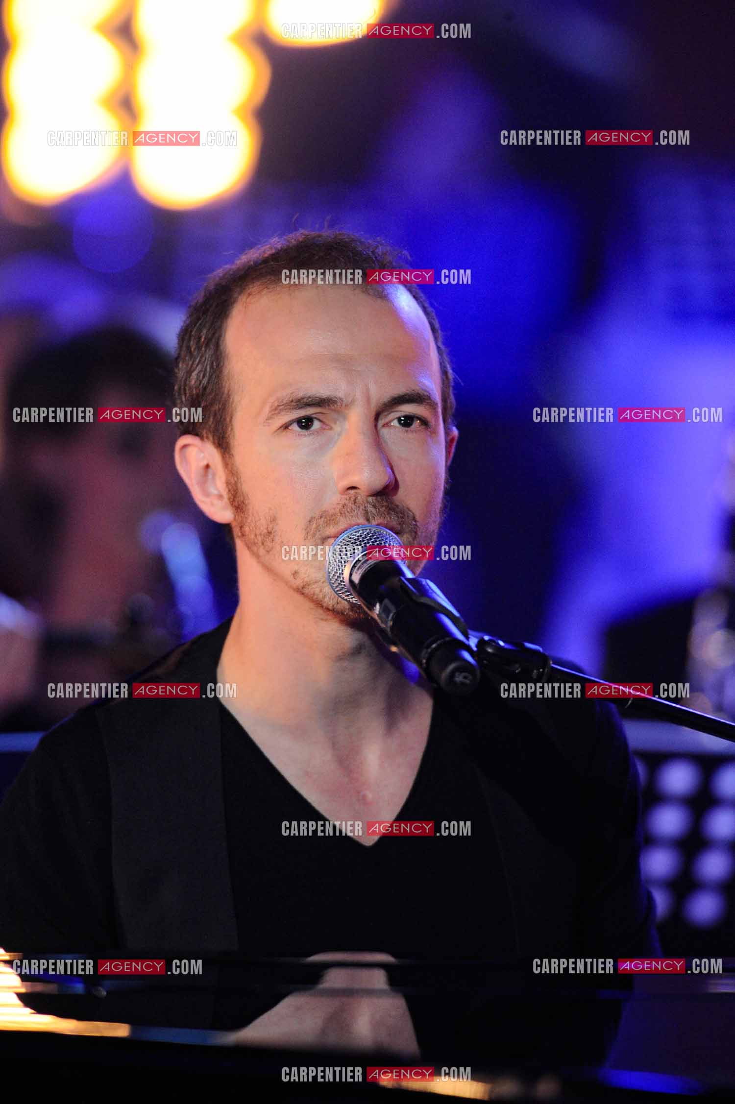 Le chanteur Calogero Maurici, dit Calogero lors du Télé Vie à Bruxelles en 2011.  ( Exclusif )