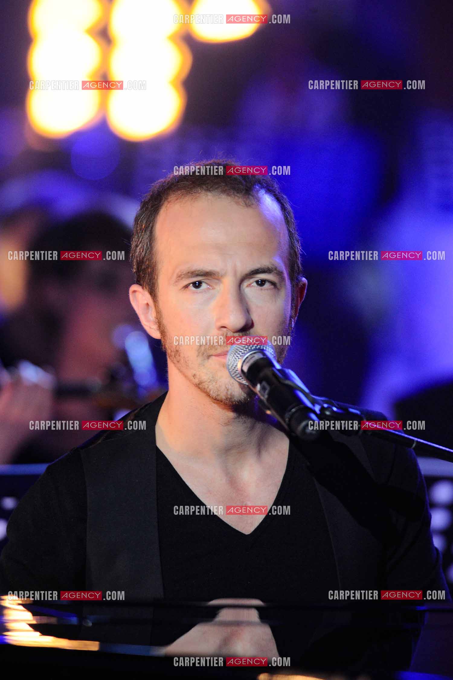 Le chanteur Calogero Maurici, dit Calogero lors du Télé Vie à Bruxelles en 2011.  ( Exclusif )