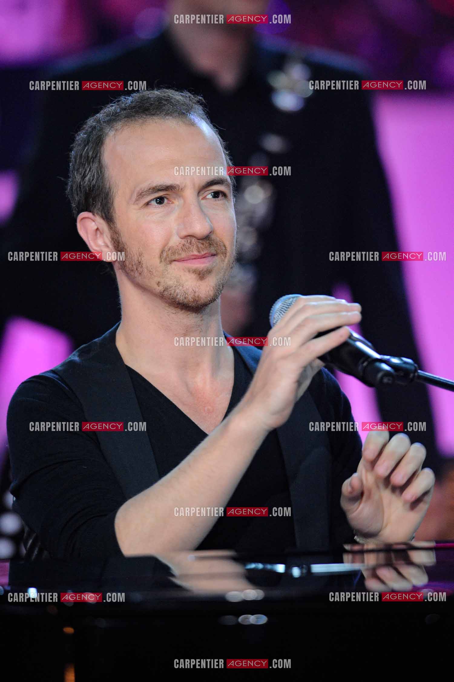 Le chanteur Calogero Maurici, dit Calogero lors du Télé Vie à Bruxelles en 2011.  ( Exclusif )