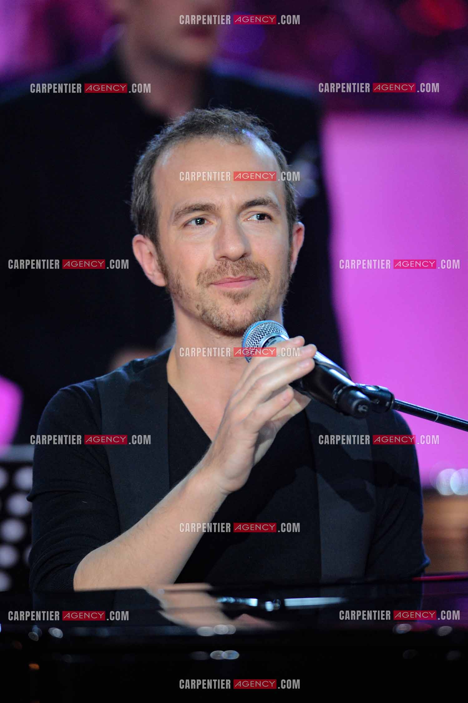 Le chanteur Calogero Maurici, dit Calogero lors du Télé Vie à Bruxelles en 2011.  ( Exclusif )
