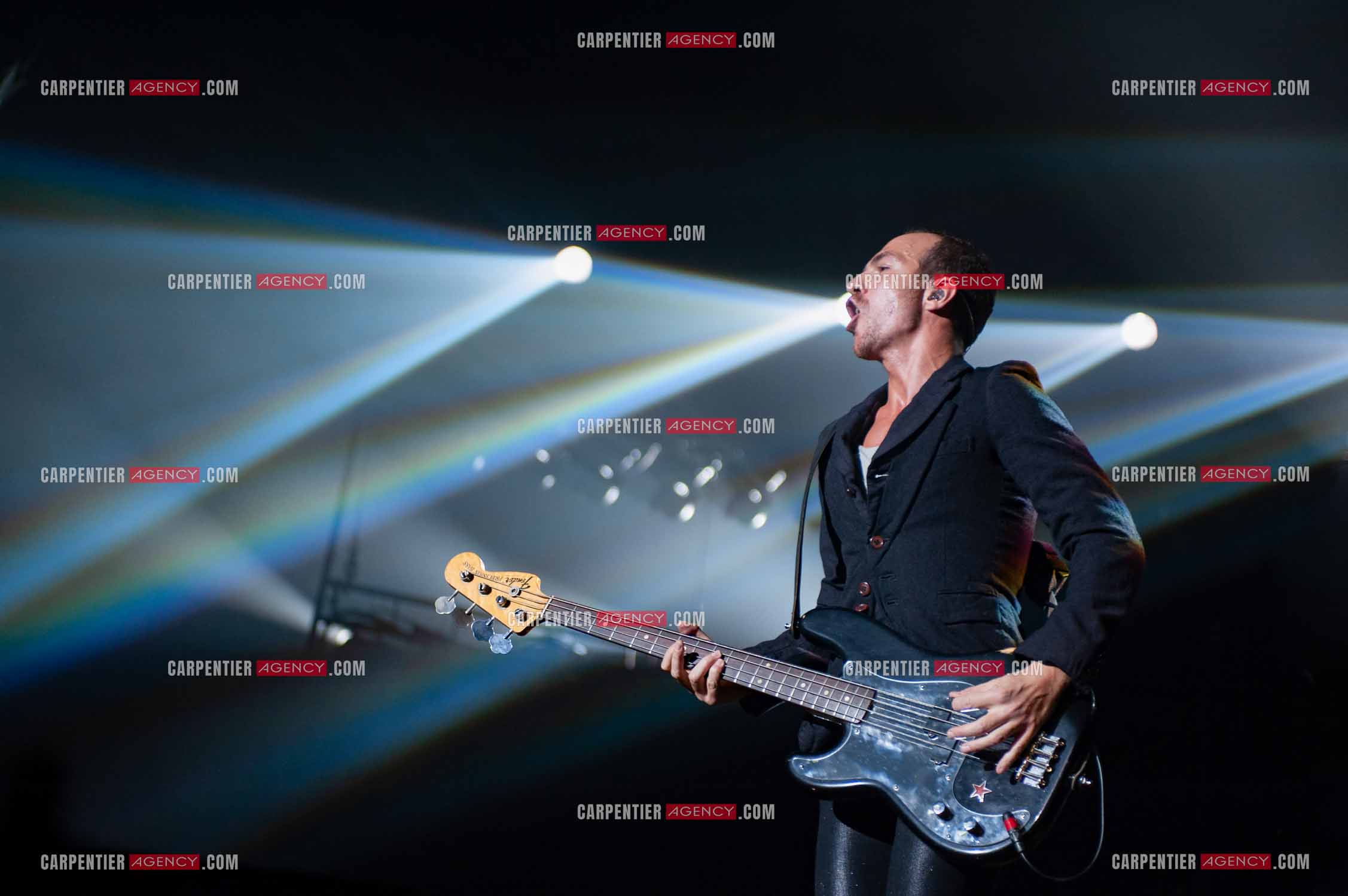Le chanteur Calogero Maurici, dit Calogero en concert au Zénith de Paris le 20 Octobre 2009.
