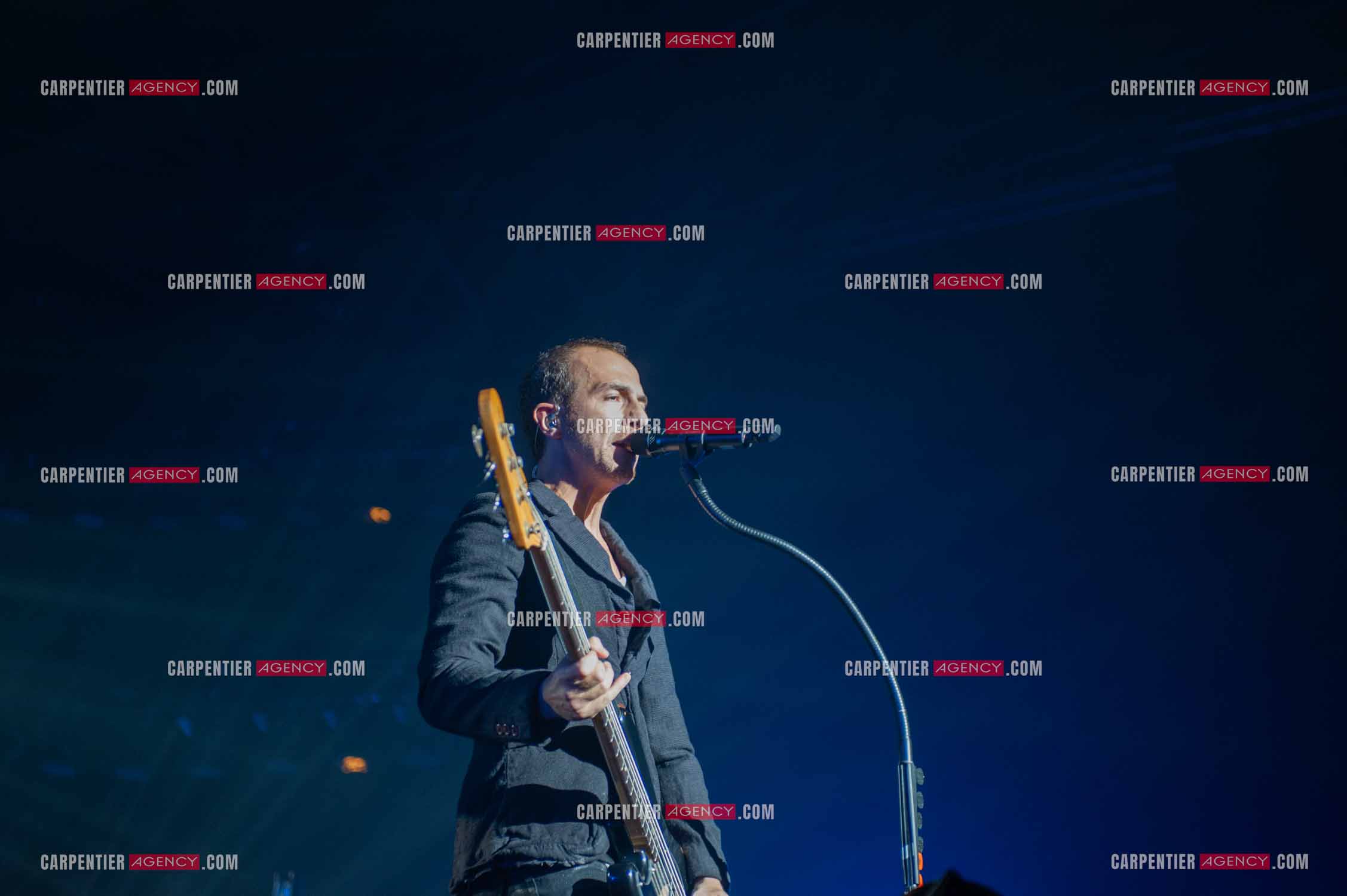 Le chanteur Calogero Maurici, dit Calogero en concert au Zénith de Paris le 20 Octobre 2009.
