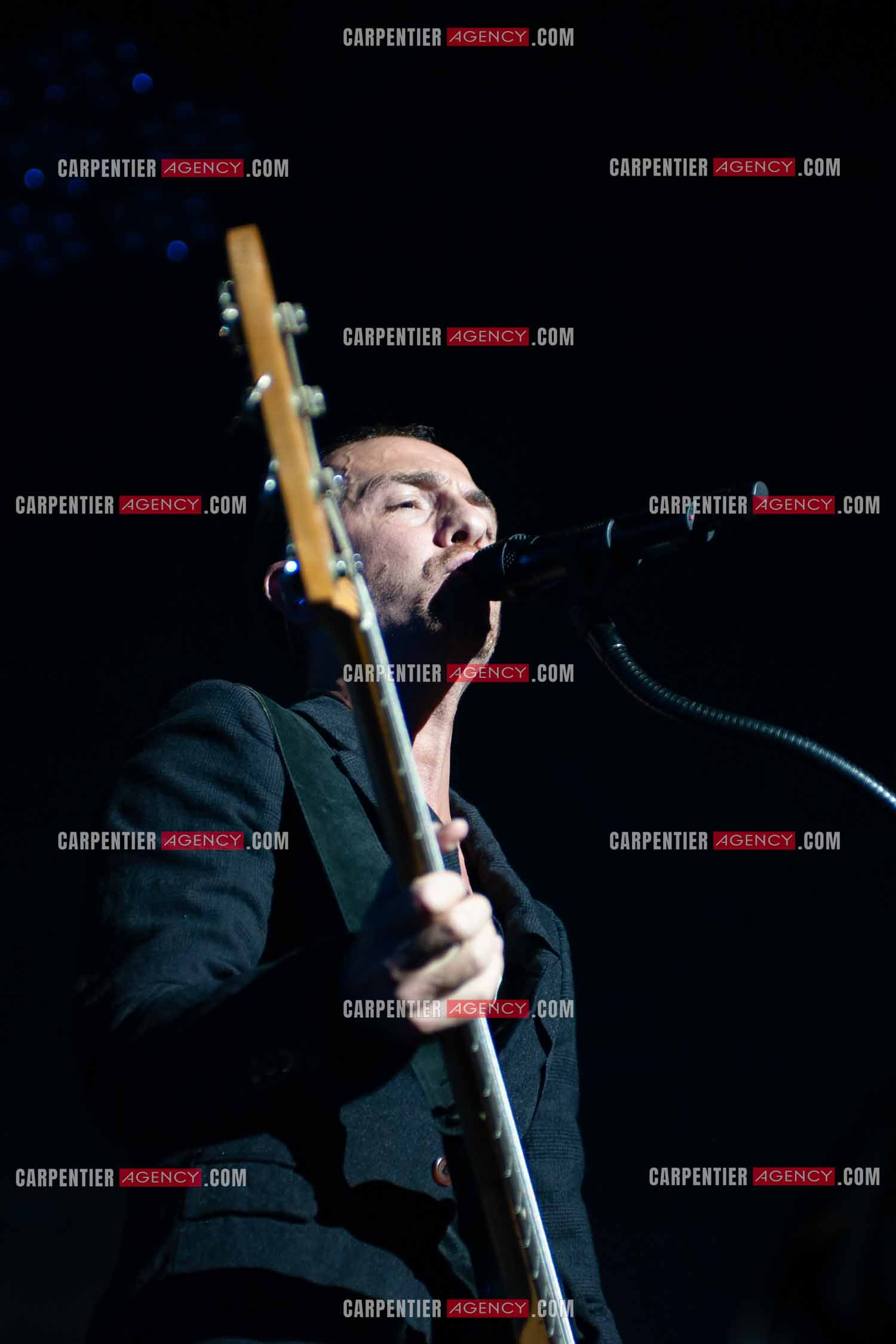 Le chanteur Calogero Maurici, dit Calogero en concert au Zénith de Paris le 20 Octobre 2009.