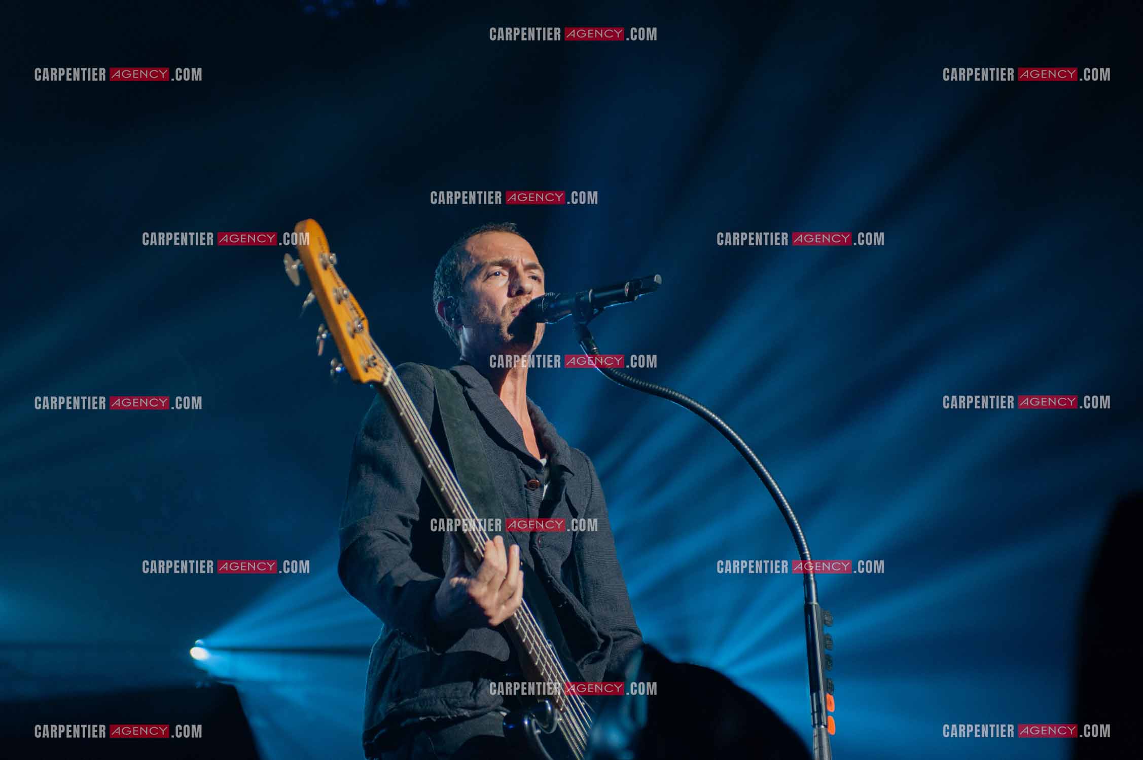 Le chanteur Calogero Maurici, dit Calogero en concert au Zénith de Paris le 20 Octobre 2009.