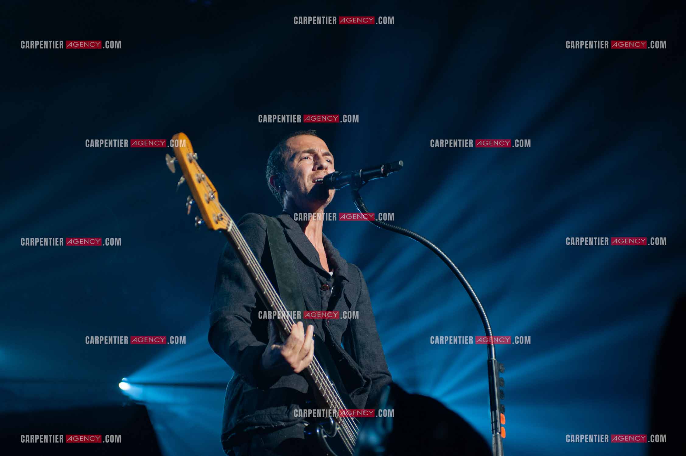 Le chanteur Calogero Maurici, dit Calogero en concert au Zénith de Paris le 20 Octobre 2009.