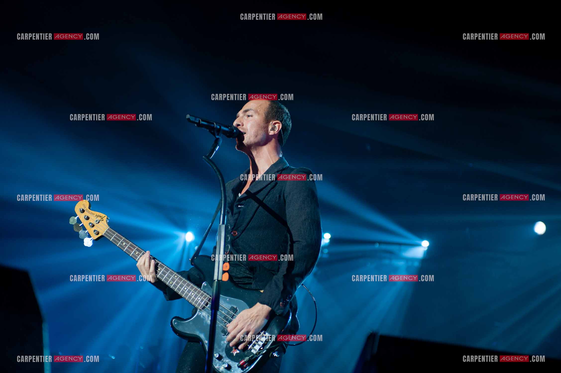 Le chanteur Calogero Maurici, dit Calogero en concert au Zénith de Paris le 20 Octobre 2009.