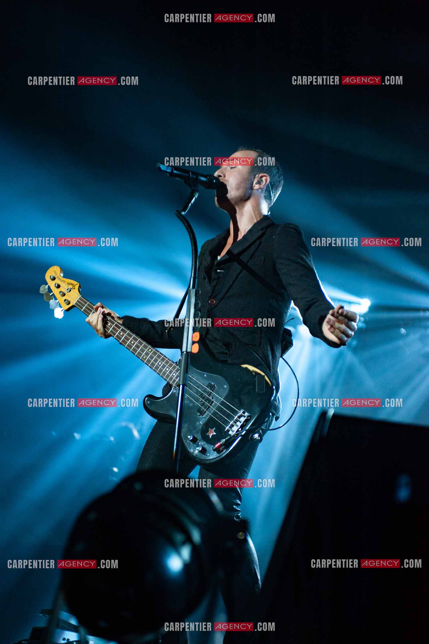 Le chanteur Calogero Maurici, dit Calogero en concert au Zénith de Paris le 20 Octobre 2009.