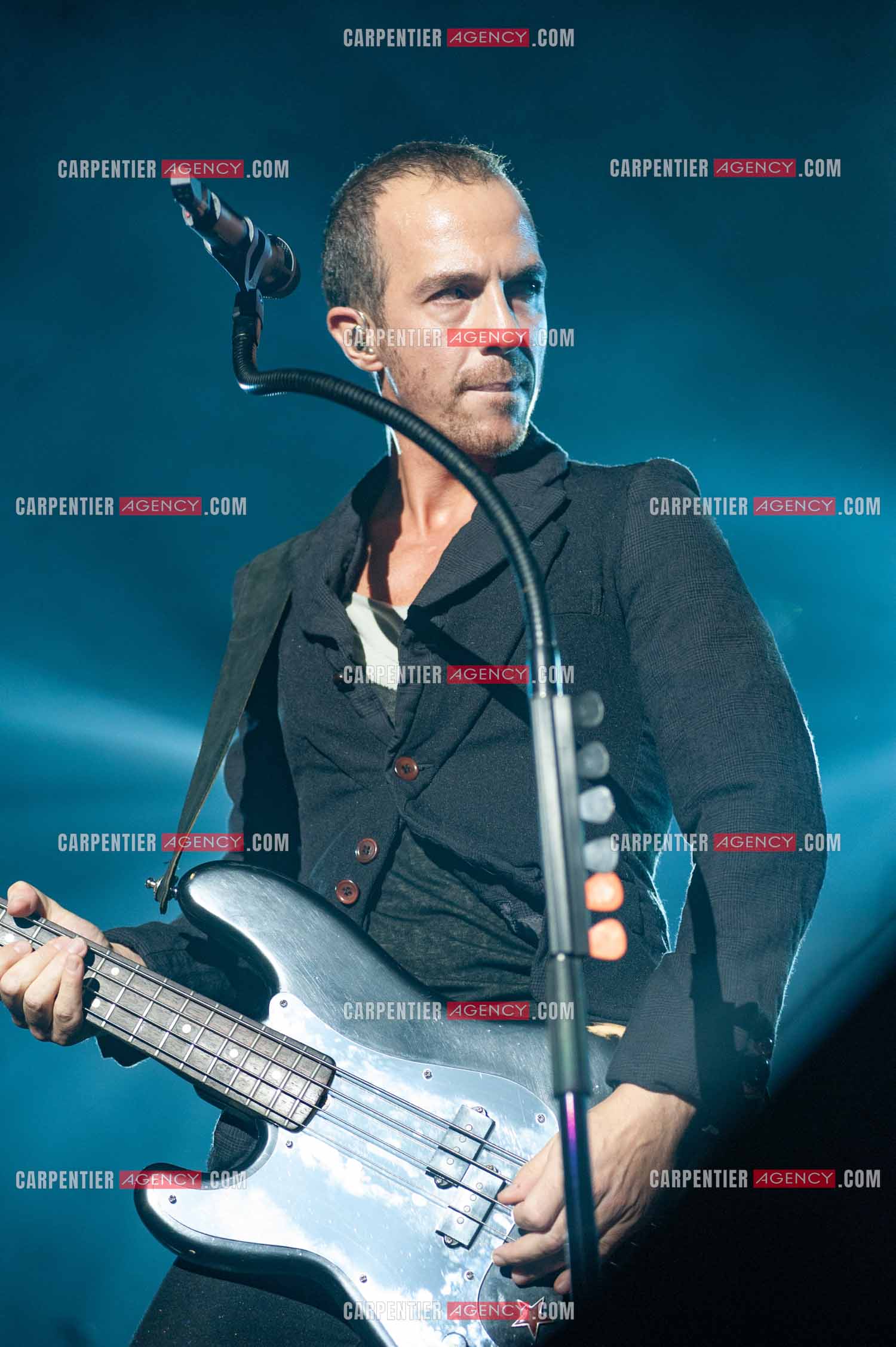 Le chanteur Calogero Maurici, dit Calogero en concert au Zénith de Paris le 20 Octobre 2009.