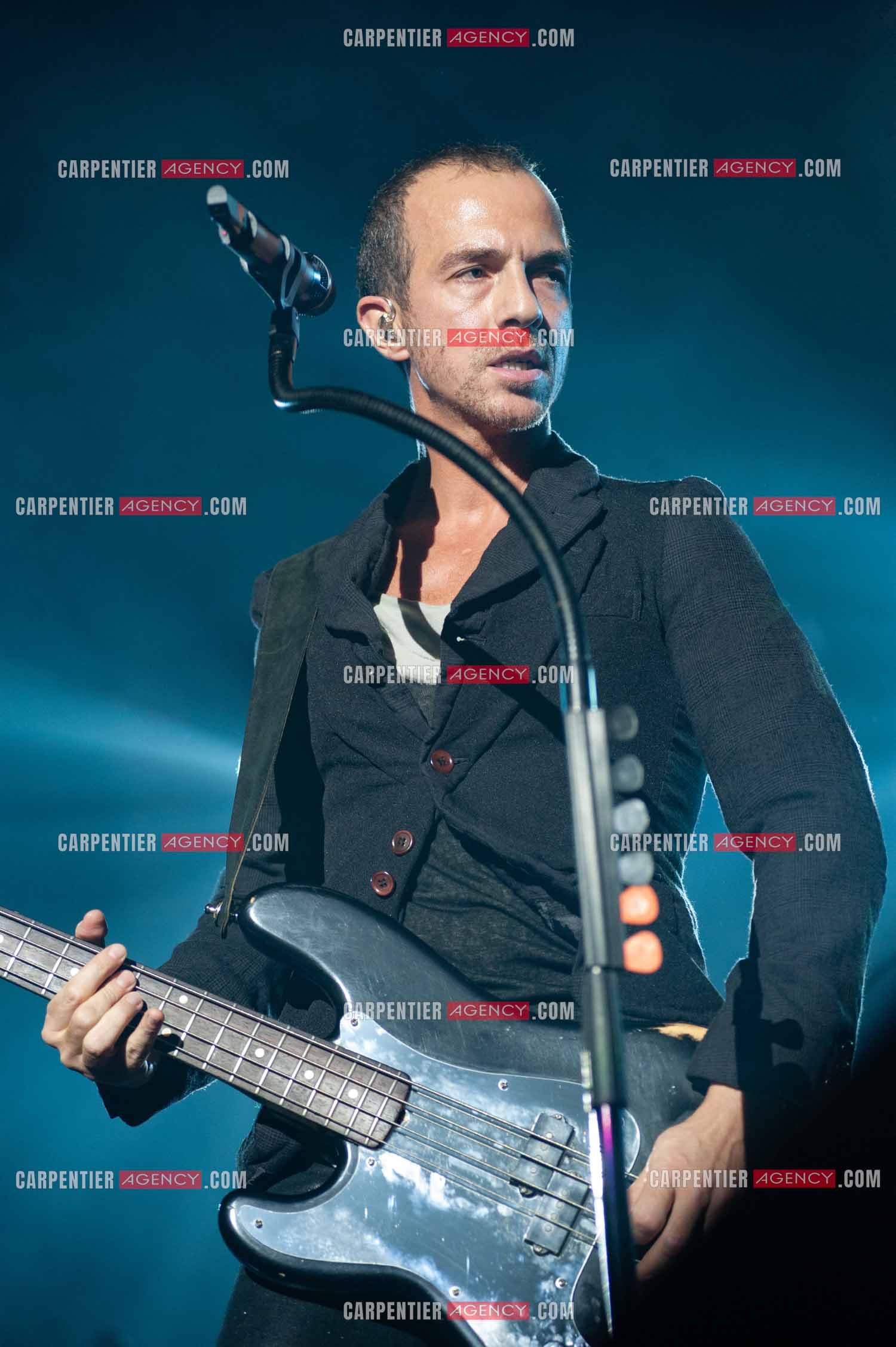 Le chanteur Calogero Maurici, dit Calogero en concert au Zénith de Paris le 20 Octobre 2009.