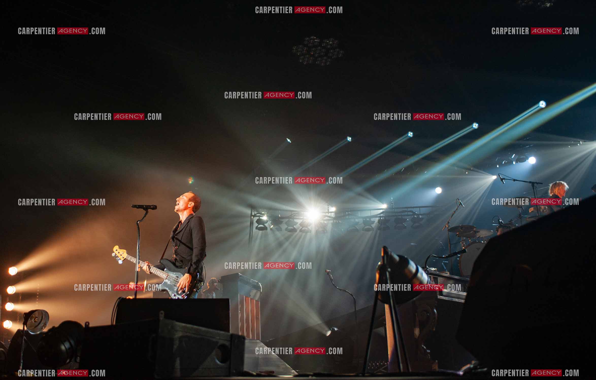 Le chanteur Calogero Maurici, dit Calogero en concert au Zénith de Paris le 20 Octobre 2009.