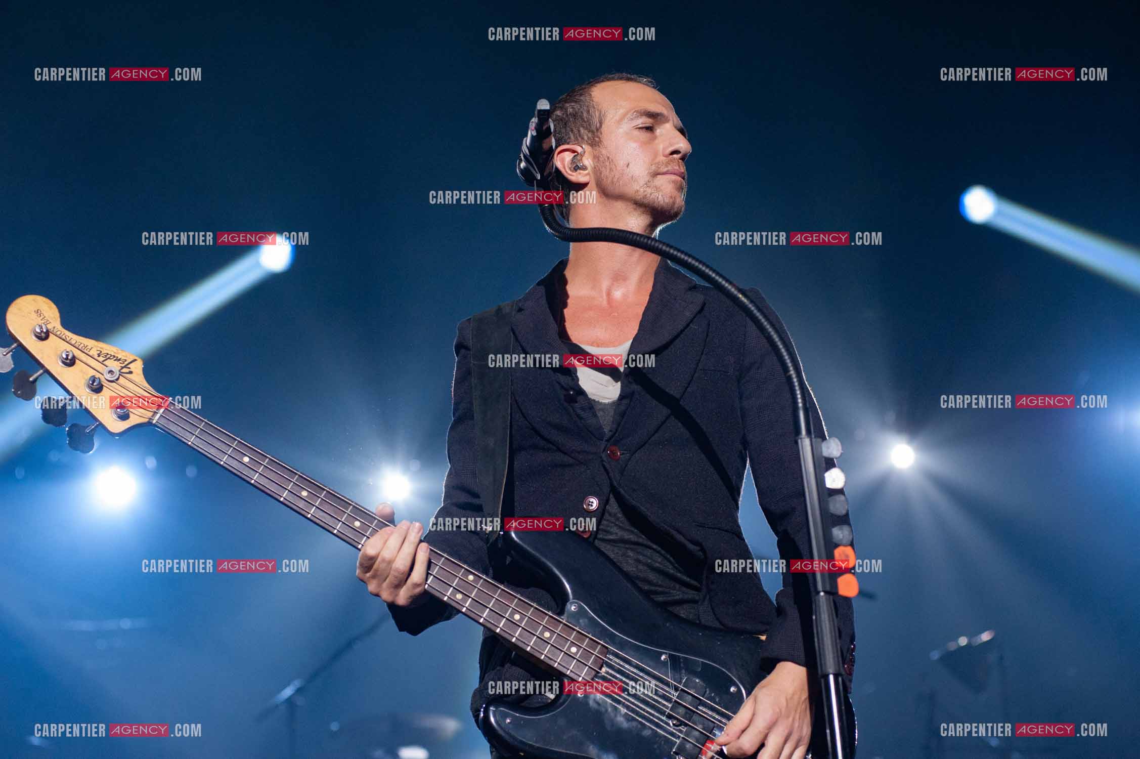 Le chanteur Calogero Maurici, dit Calogero en concert au Zénith de Paris le 20 Octobre 2009.