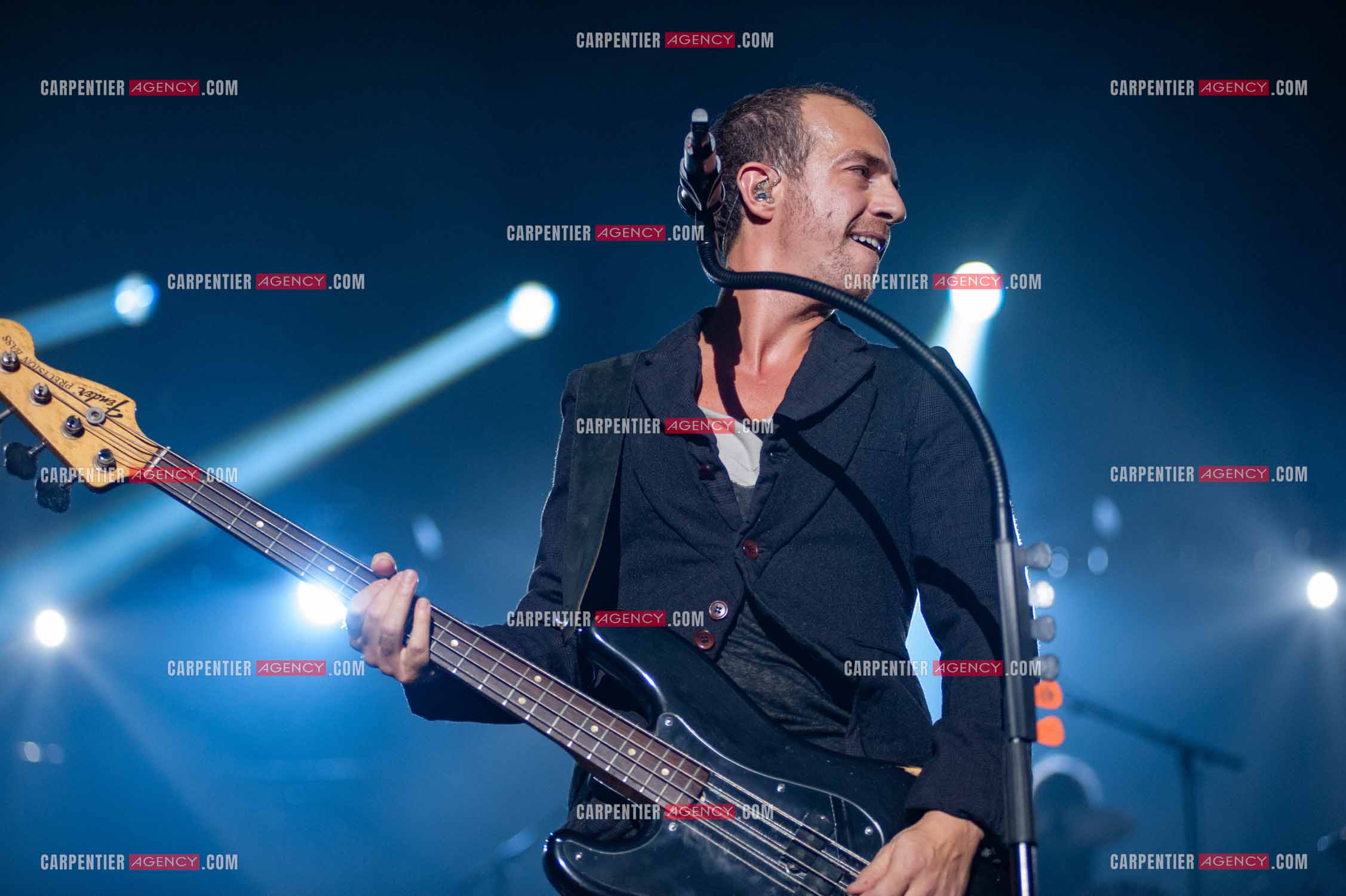 Le chanteur Calogero Maurici, dit Calogero en concert au Zénith de Paris le 20 Octobre 2009.