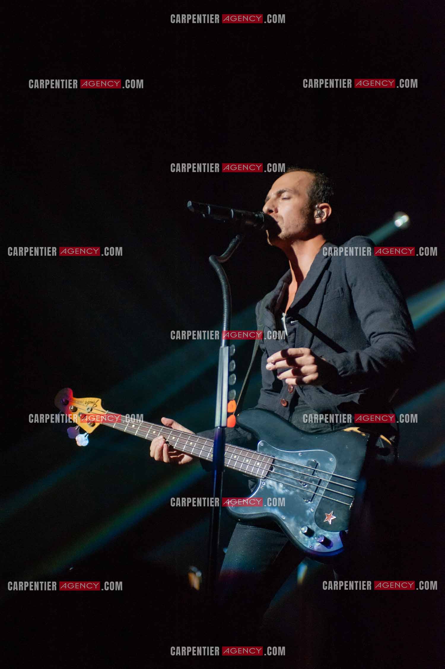 Le chanteur Calogero Maurici, dit Calogero en concert au Zénith de Paris le 20 Octobre 2009.