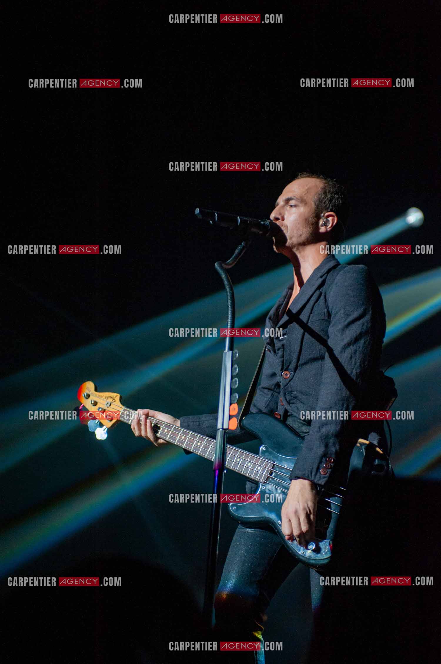 Le chanteur Calogero Maurici, dit Calogero en concert au Zénith de Paris le 20 Octobre 2009.