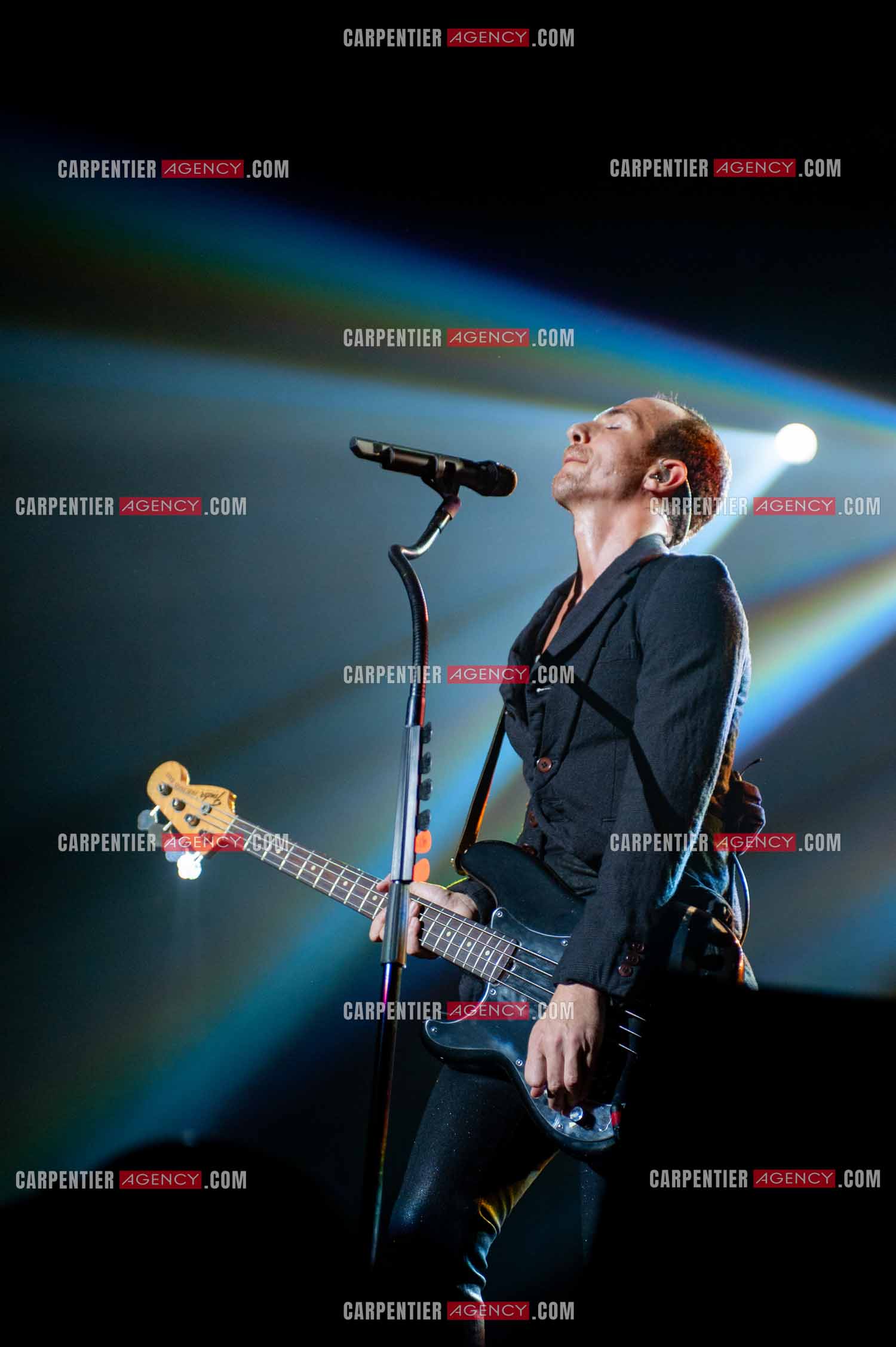 Le chanteur Calogero Maurici, dit Calogero en concert au Zénith de Paris le 20 Octobre 2009.