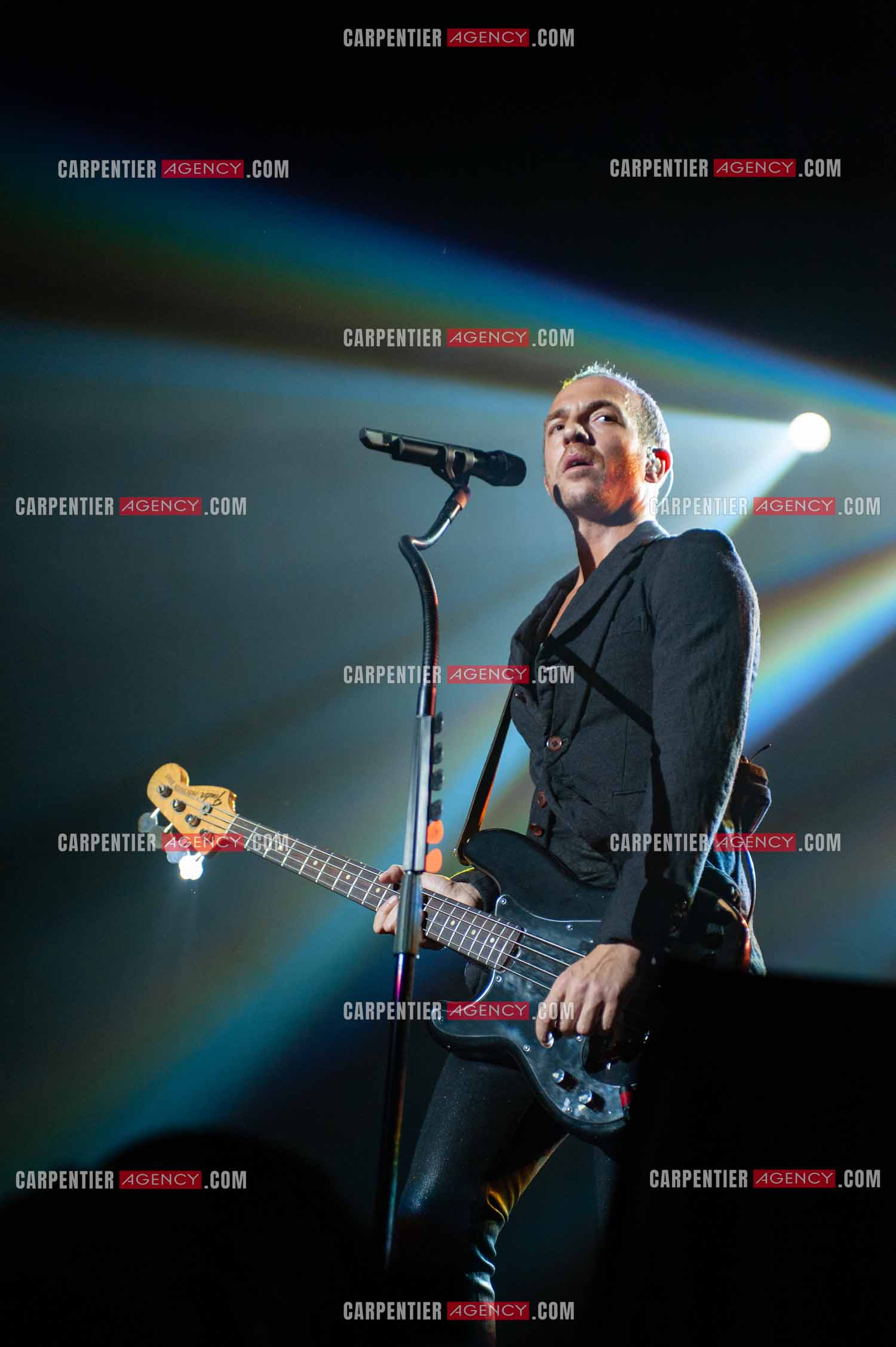 Le chanteur Calogero Maurici, dit Calogero en concert au Zénith de Paris le 20 Octobre 2009.