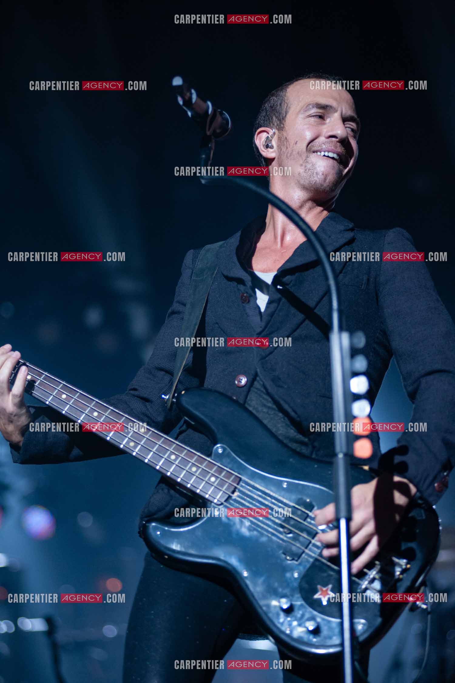 Le chanteur Calogero Maurici, dit Calogero en concert au Zénith de Paris le 20 Octobre 2009.