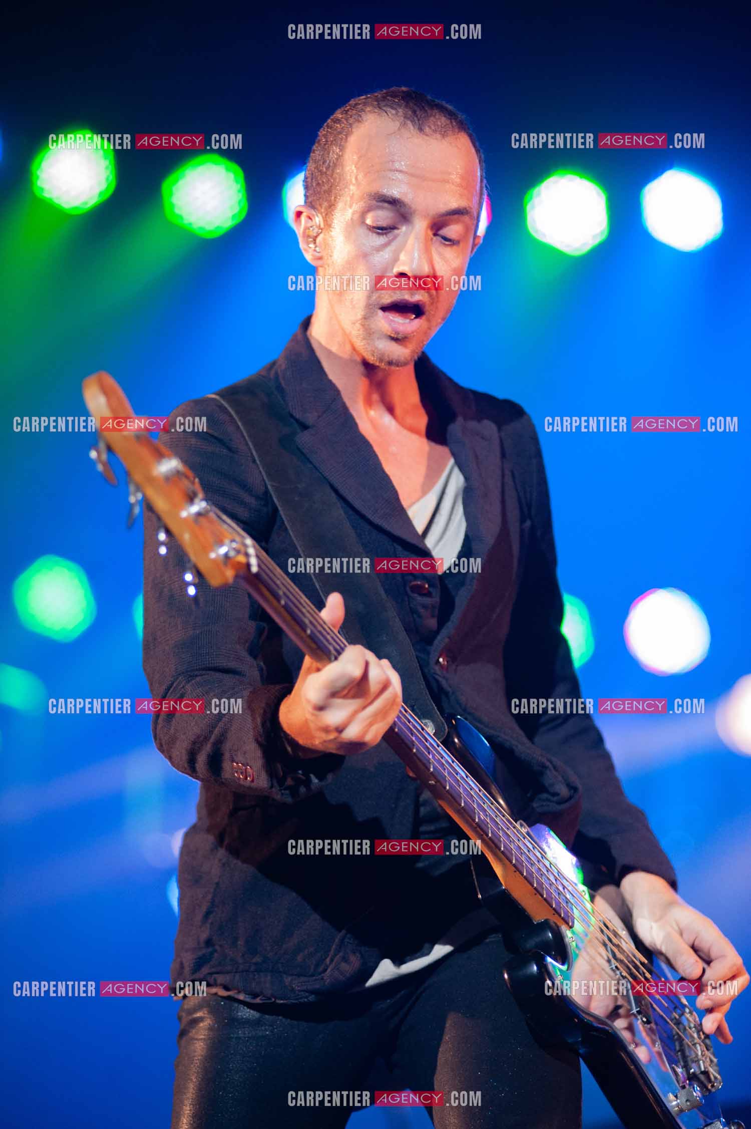 Le chanteur Calogero Maurici, dit Calogero en concert au Zénith de Paris le 20 Octobre 2009.