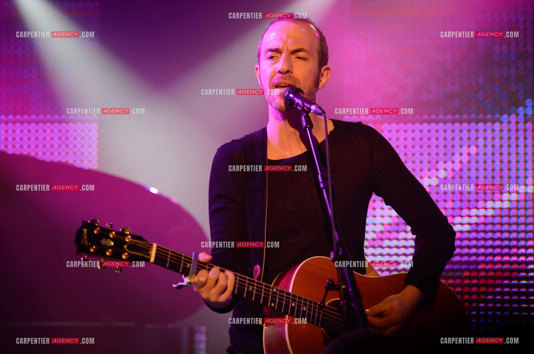 Le chanteur Calogero Maurici, dit Calogero lors d'un concert privé au club K a Reims. ( Exclusif )
