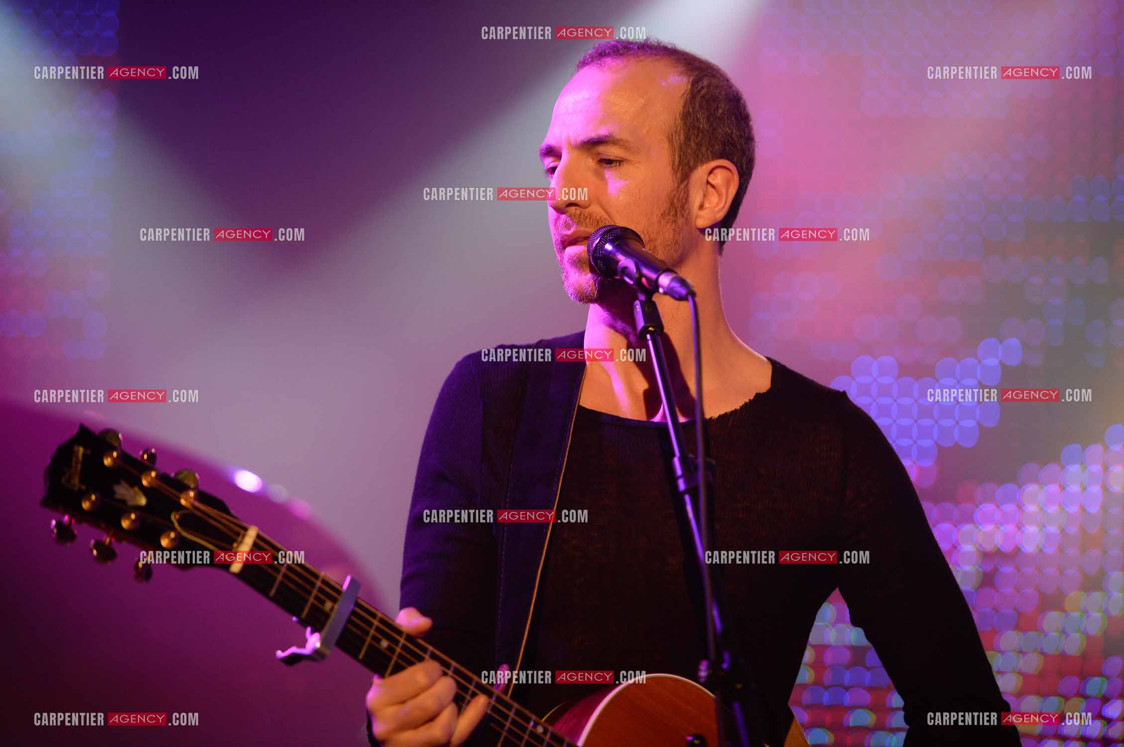 Le chanteur Calogero Maurici, dit Calogero lors d'un concert privé au club K a Reims. ( Exclusif )