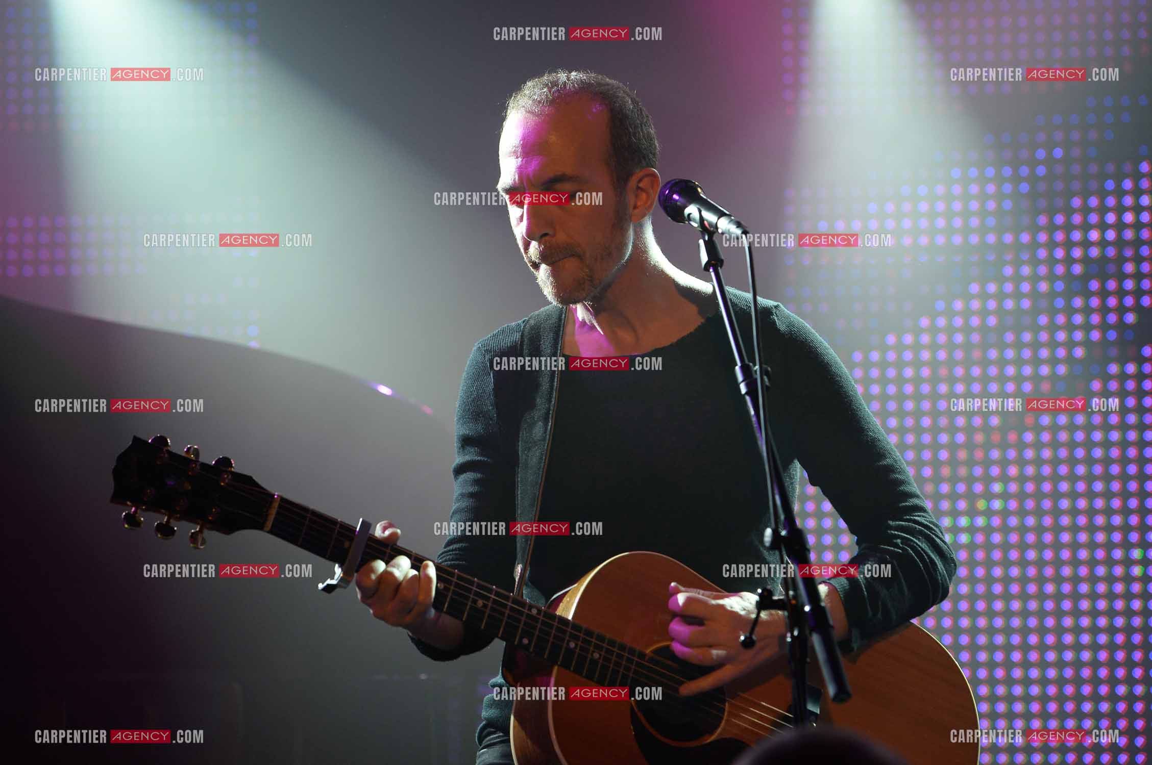Le chanteur Calogero Maurici, dit Calogero lors d'un concert privé au club K a Reims. ( Exclusif )