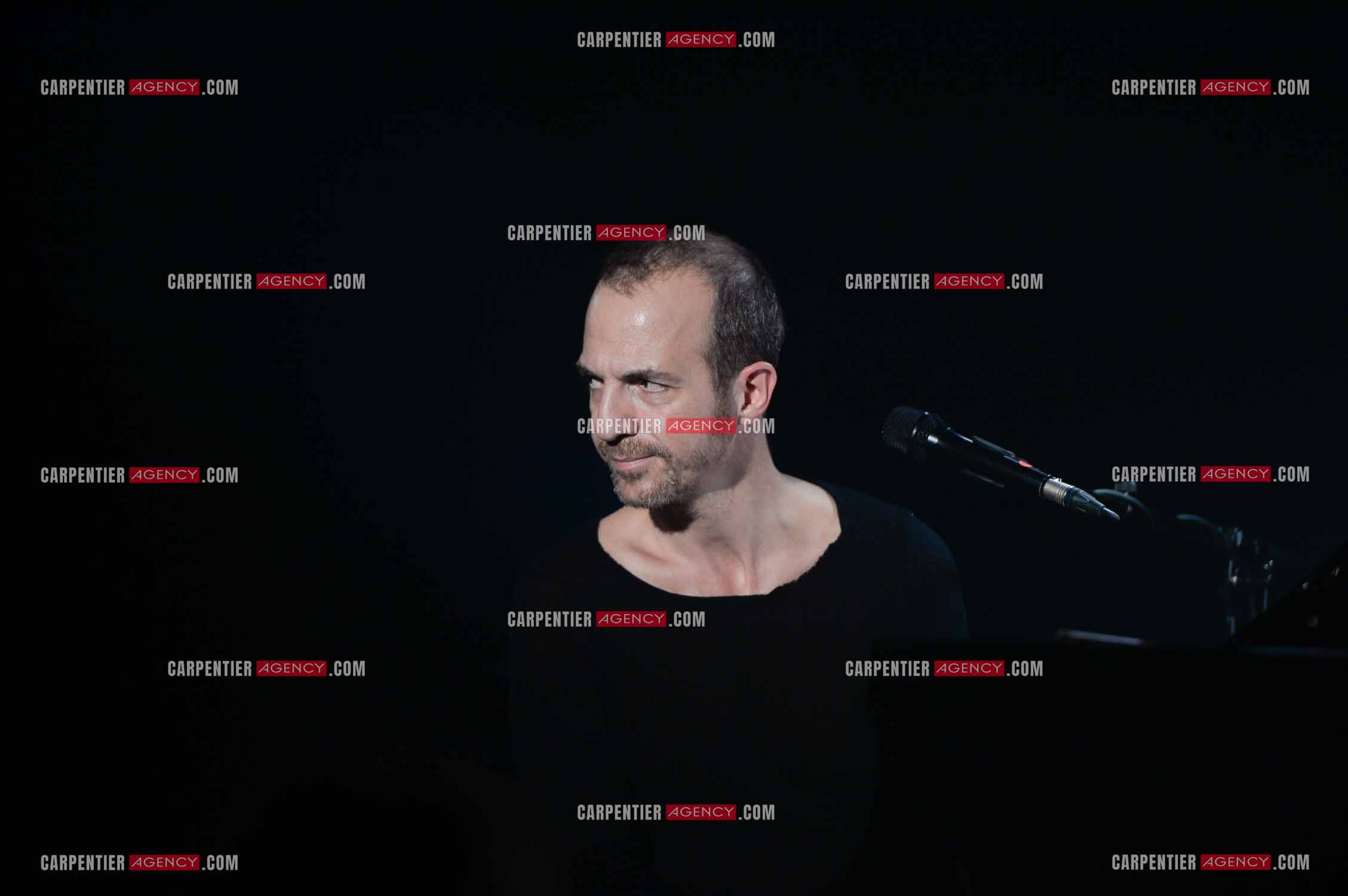 Le chanteur Calogero Maurici, dit Calogero lors d'un concert privé au club K a Reims. ( Exclusif )