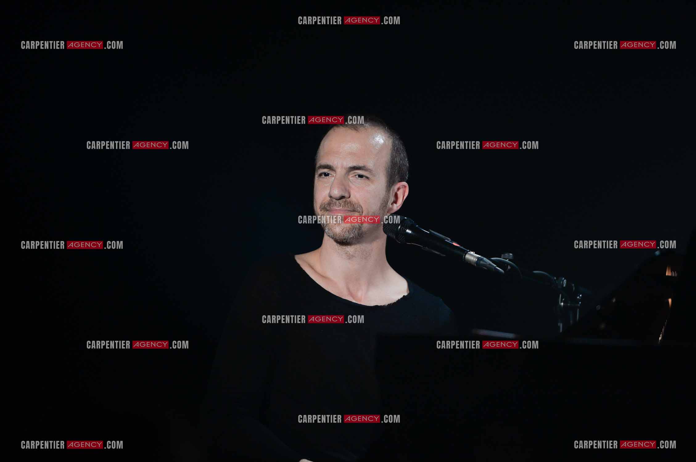 Le chanteur Calogero Maurici, dit Calogero lors d'un concert privé au club K a Reims. ( Exclusif )