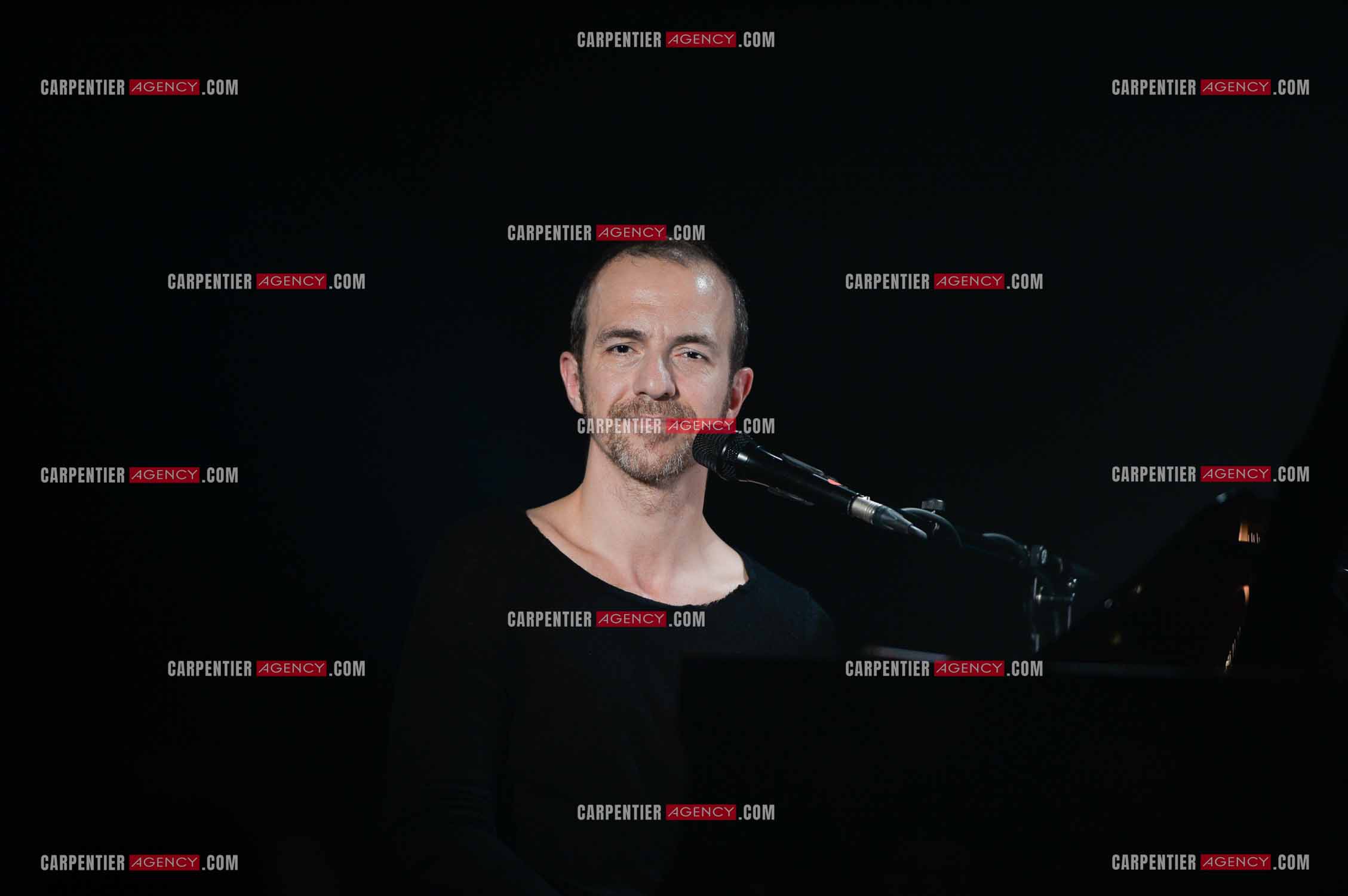 Le chanteur Calogero Maurici, dit Calogero lors d'un concert privé au club K a Reims. ( Exclusif )