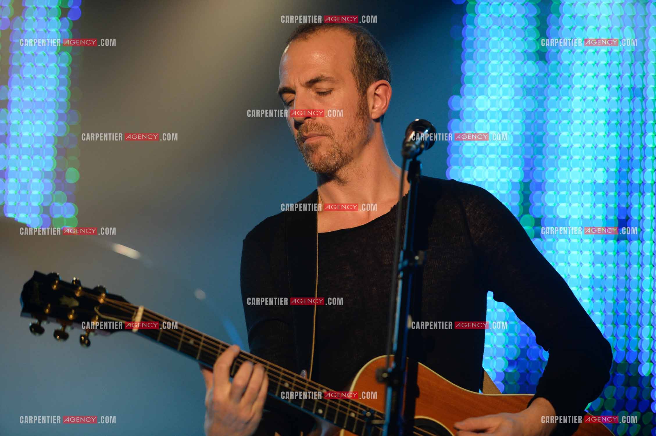 Le chanteur Calogero Maurici, dit Calogero lors d'un concert privé au club K a Reims. ( Exclusif )