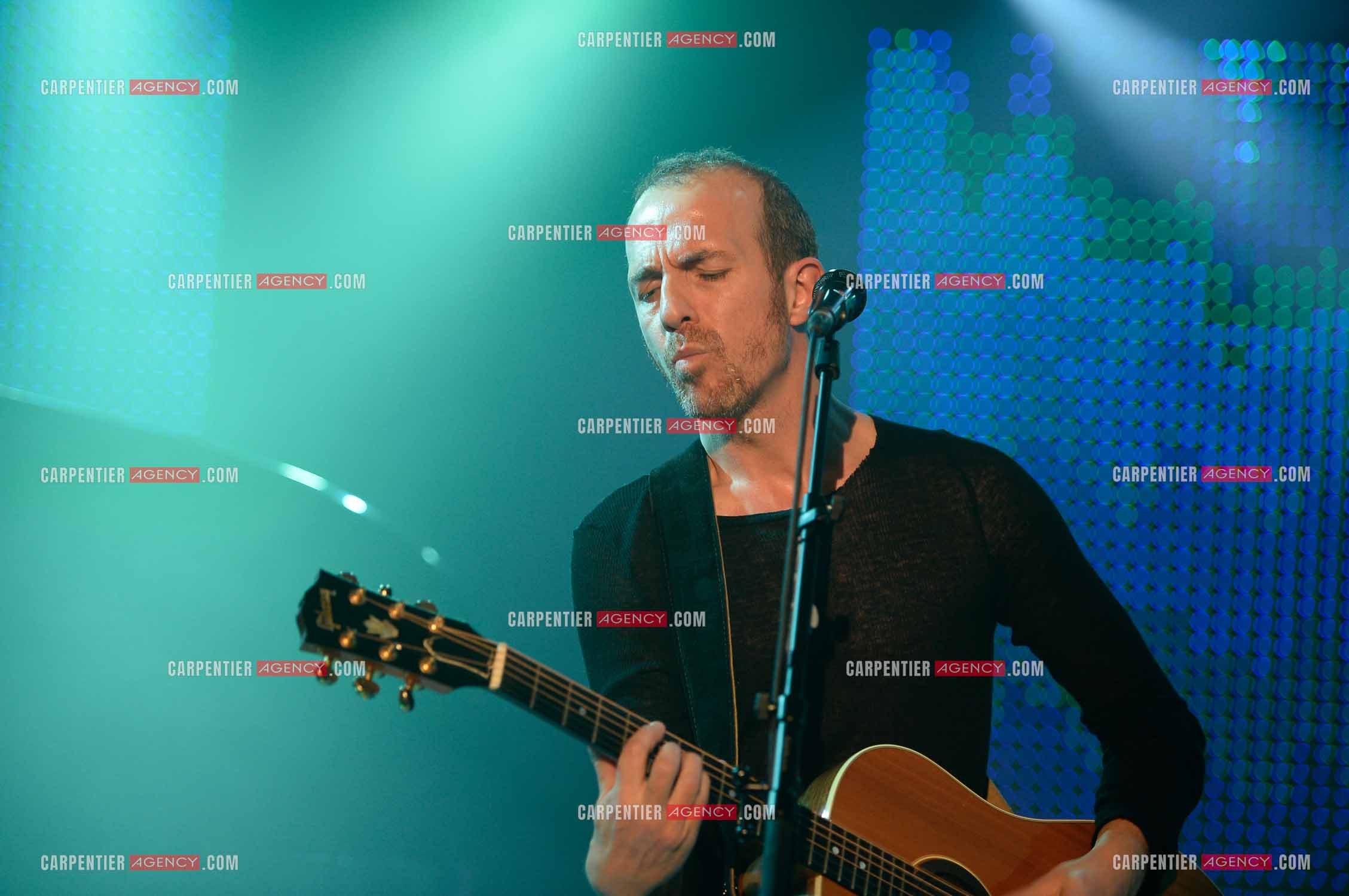 Le chanteur Calogero Maurici, dit Calogero lors d'un concert privé au club K a Reims. ( Exclusif )