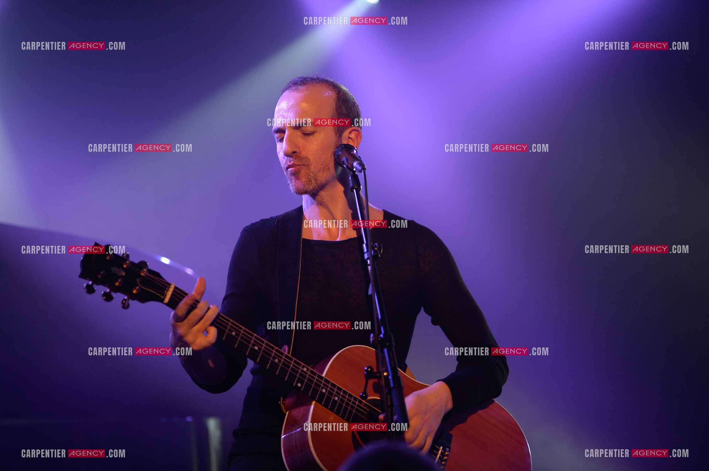 Le chanteur Calogero Maurici, dit Calogero lors d'un concert privé au club K a Reims. ( Exclusif )