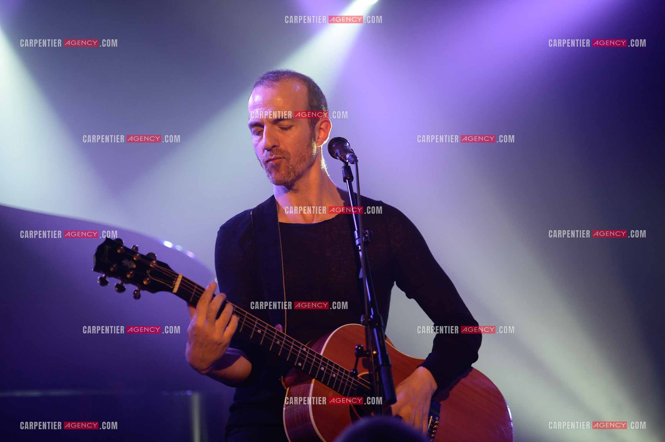 Le chanteur Calogero Maurici, dit Calogero lors d'un concert privé au club K a Reims. ( Exclusif )