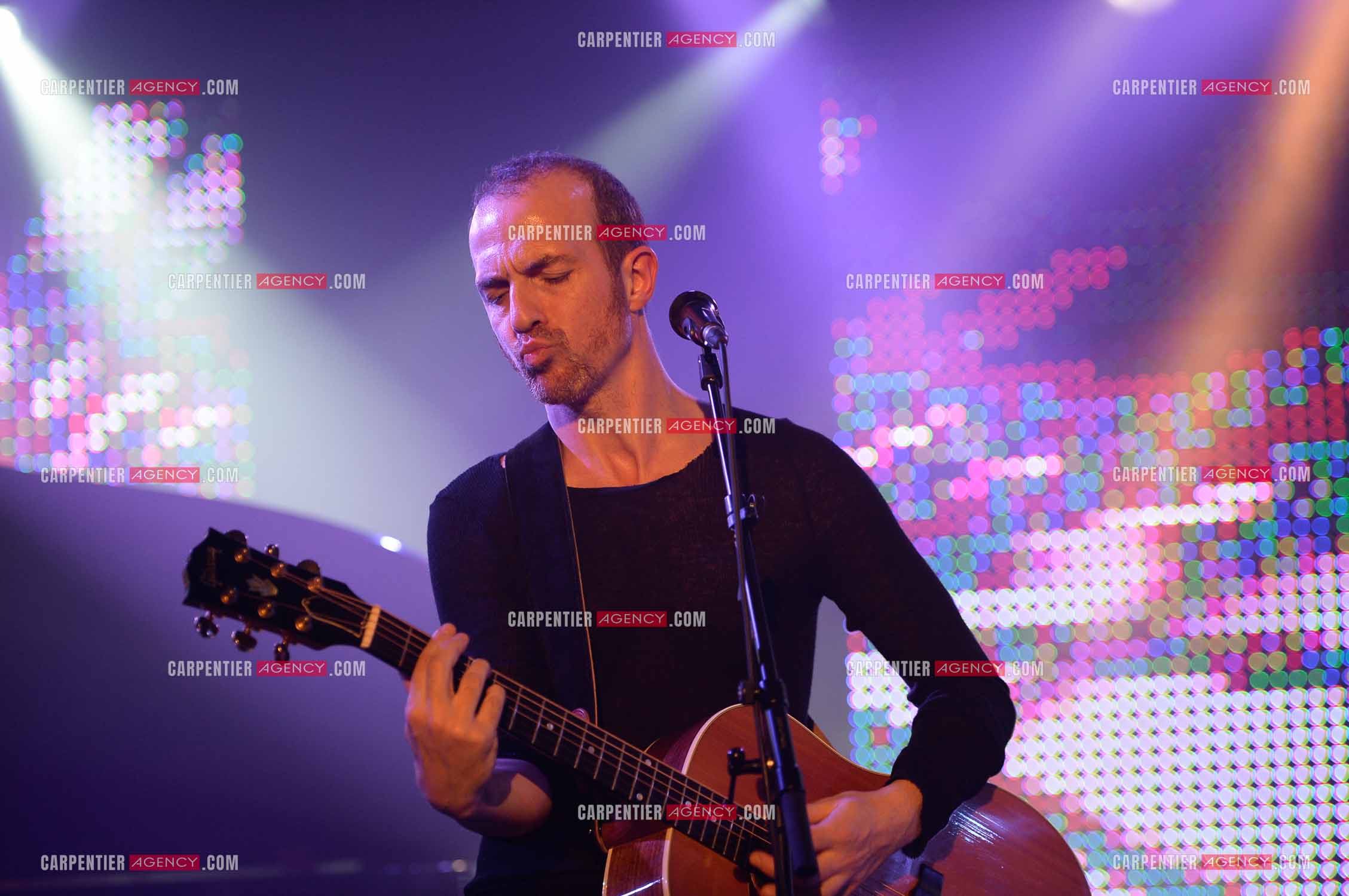 Le chanteur Calogero Maurici, dit Calogero lors d'un concert privé au club K a Reims. ( Exclusif )