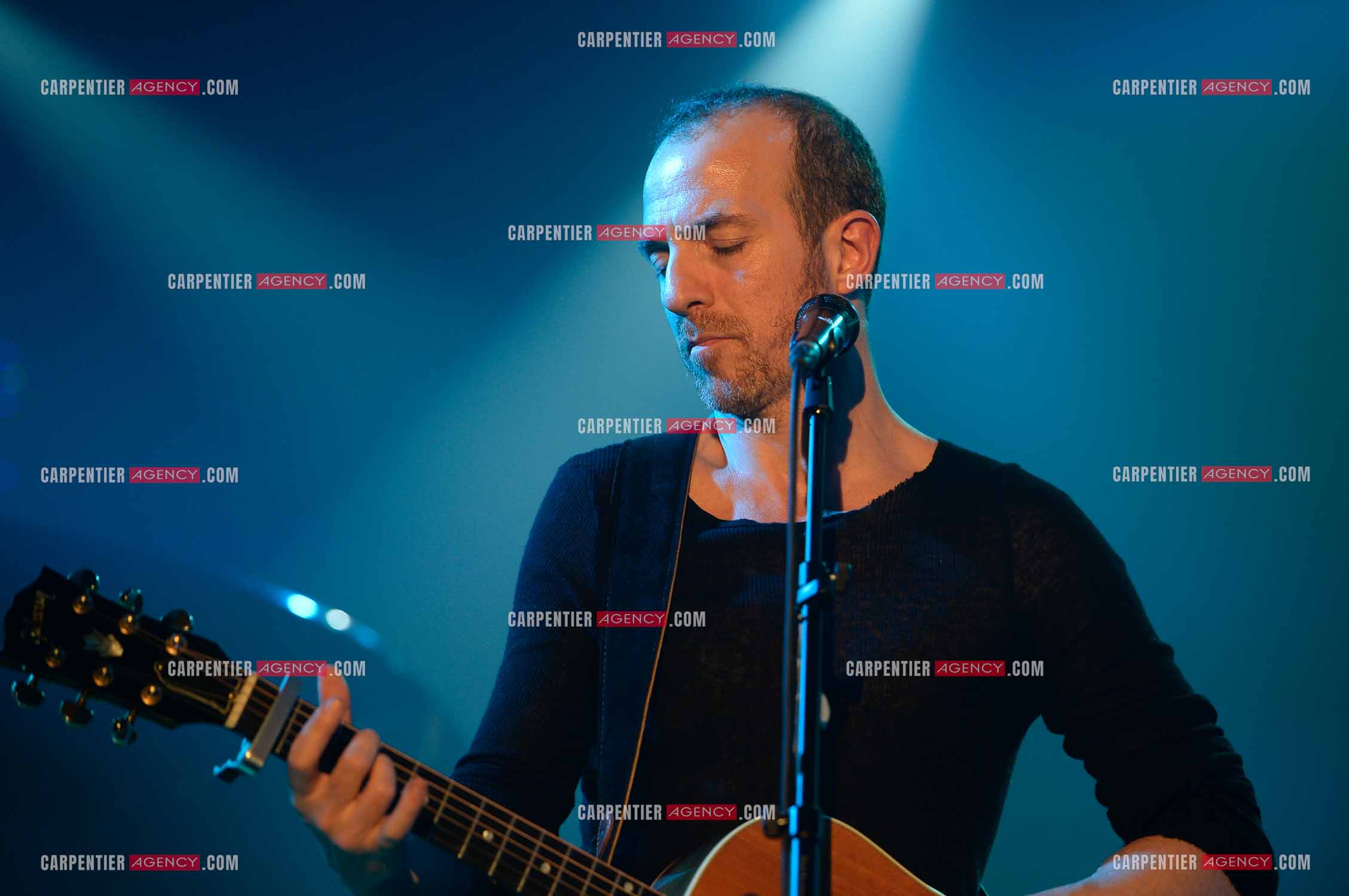 Le chanteur Calogero Maurici, dit Calogero lors d'un concert privé au club K a Reims. ( Exclusif )