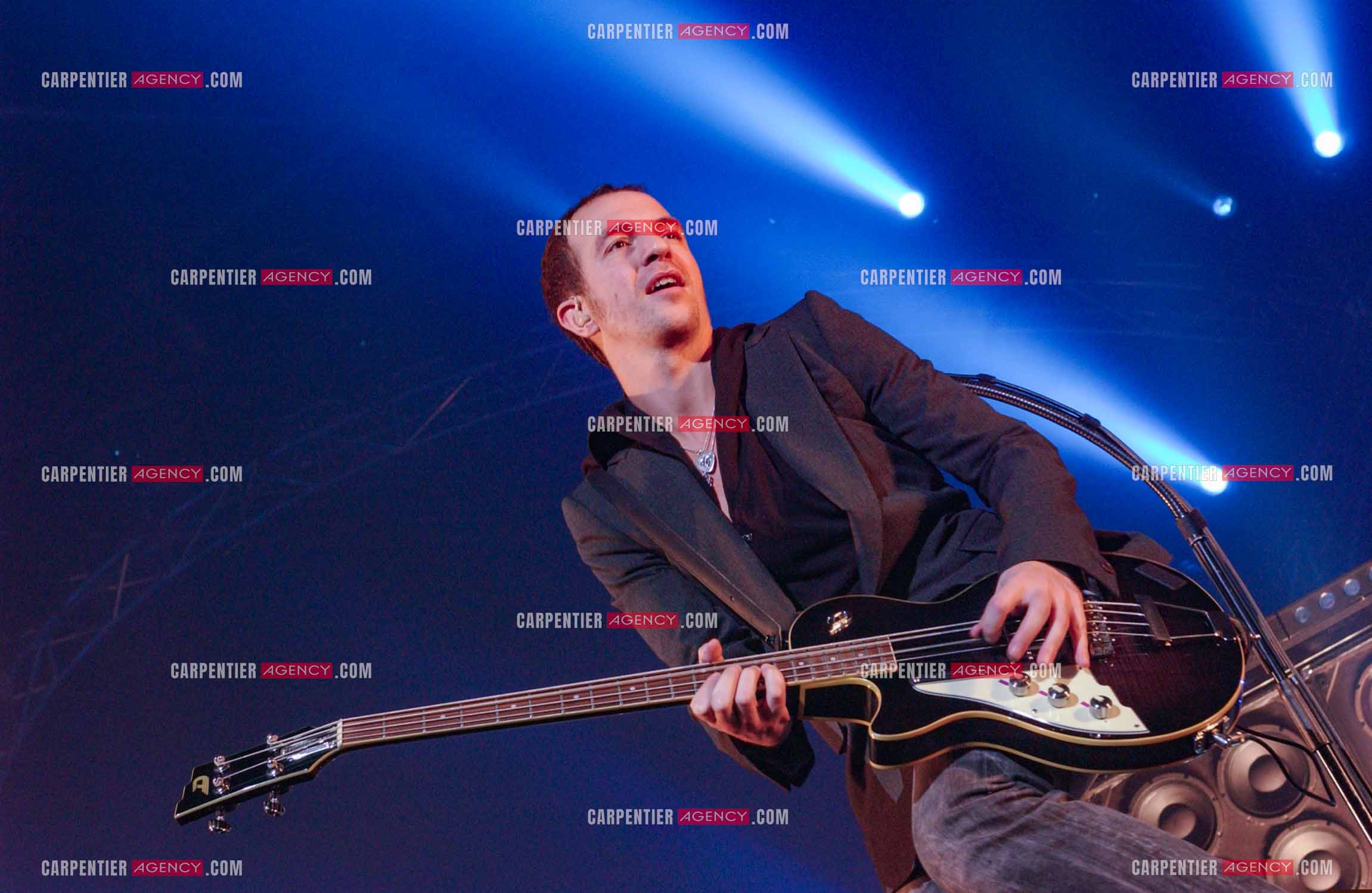 Le chanteur Calogero Maurici, dit Calogero en concert au Zénith de Paris le 08 avril 2005.