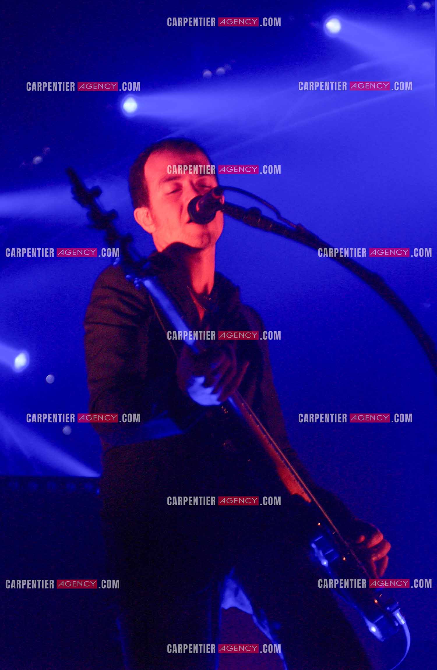 Le chanteur Calogero Maurici, dit Calogero en concert au Zénith de Paris le 08 avril 2005.