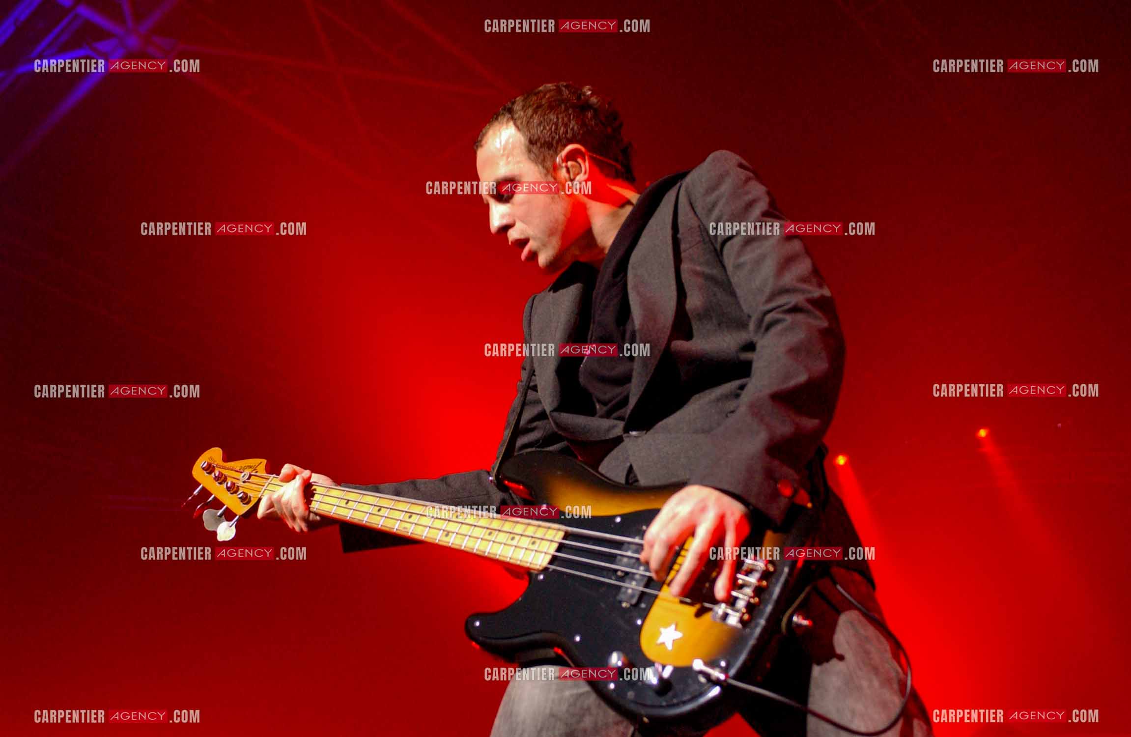 Le chanteur Calogero Maurici, dit Calogero en concert au Zénith de Paris le 08 avril 2005.