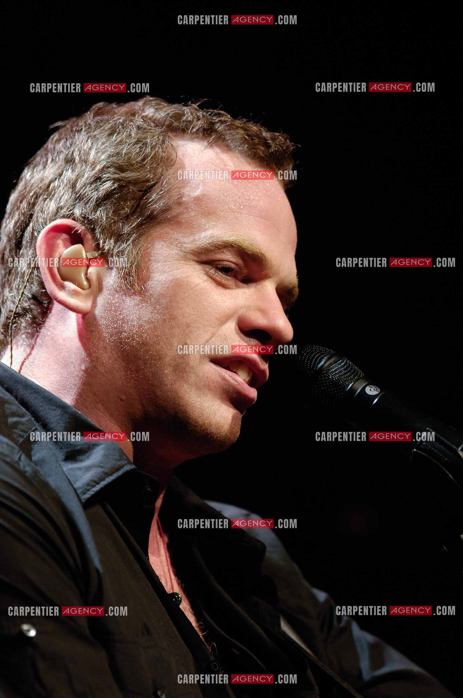 Le chanteur québécois Pierre Garand dit Garou en concert à la CIGALE en 2008.   ( Exclusif )