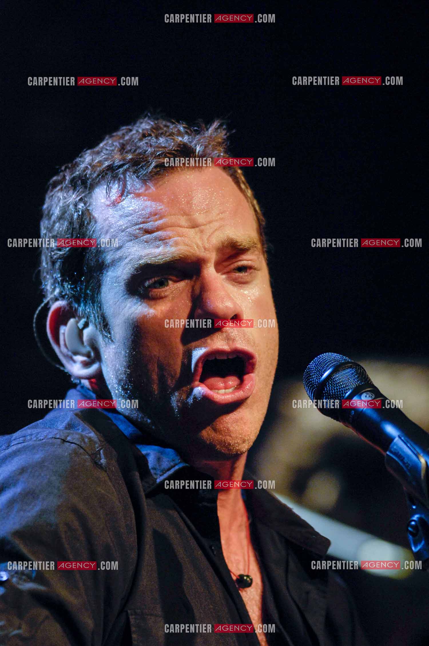 Le chanteur québécois Pierre Garand dit Garou en concert à la CIGALE en 2008.   ( Exclusif )