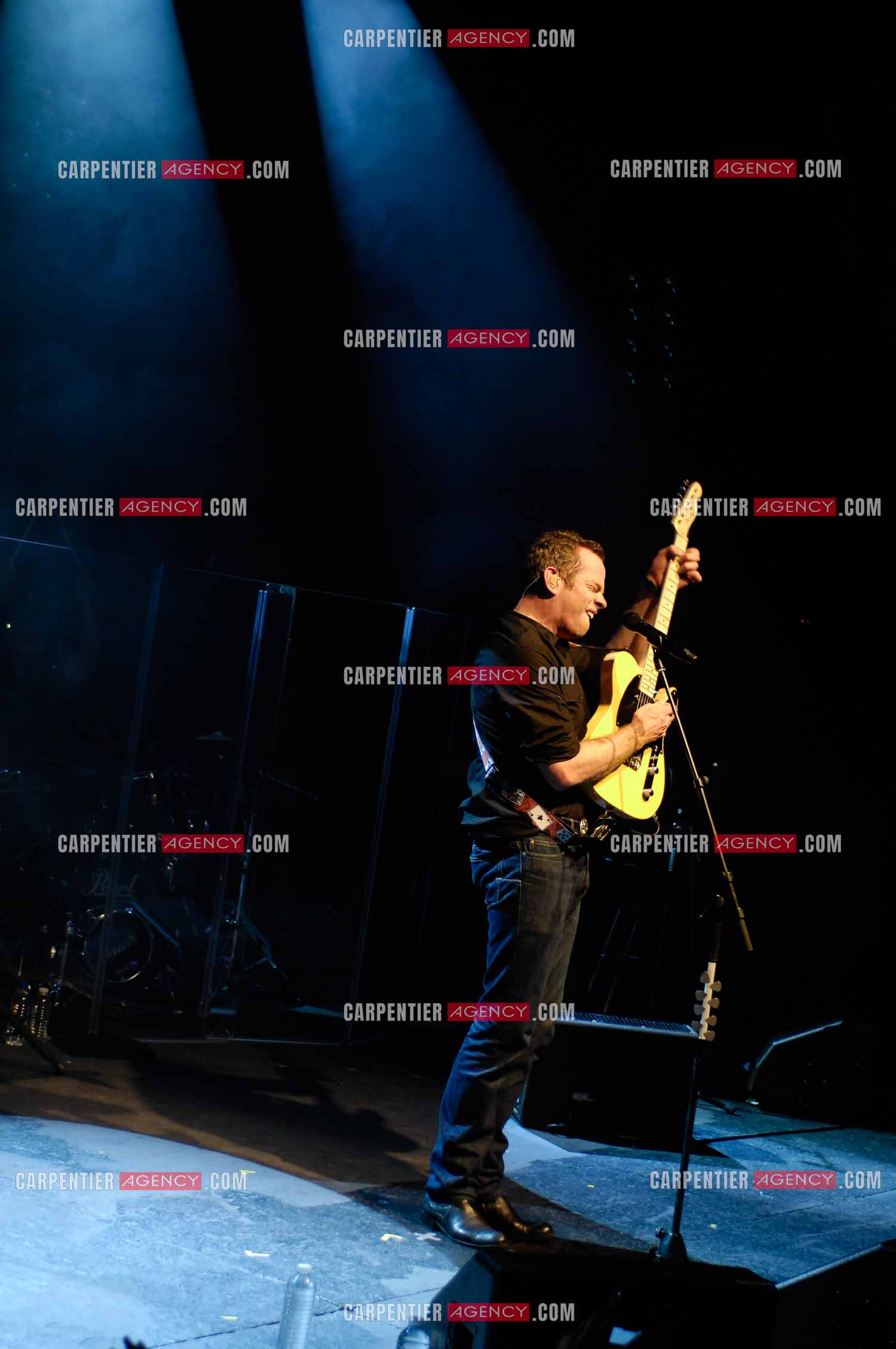 Le chanteur québécois Pierre Garand dit Garou en concert à la CIGALE en 2008.   ( Exclusif )