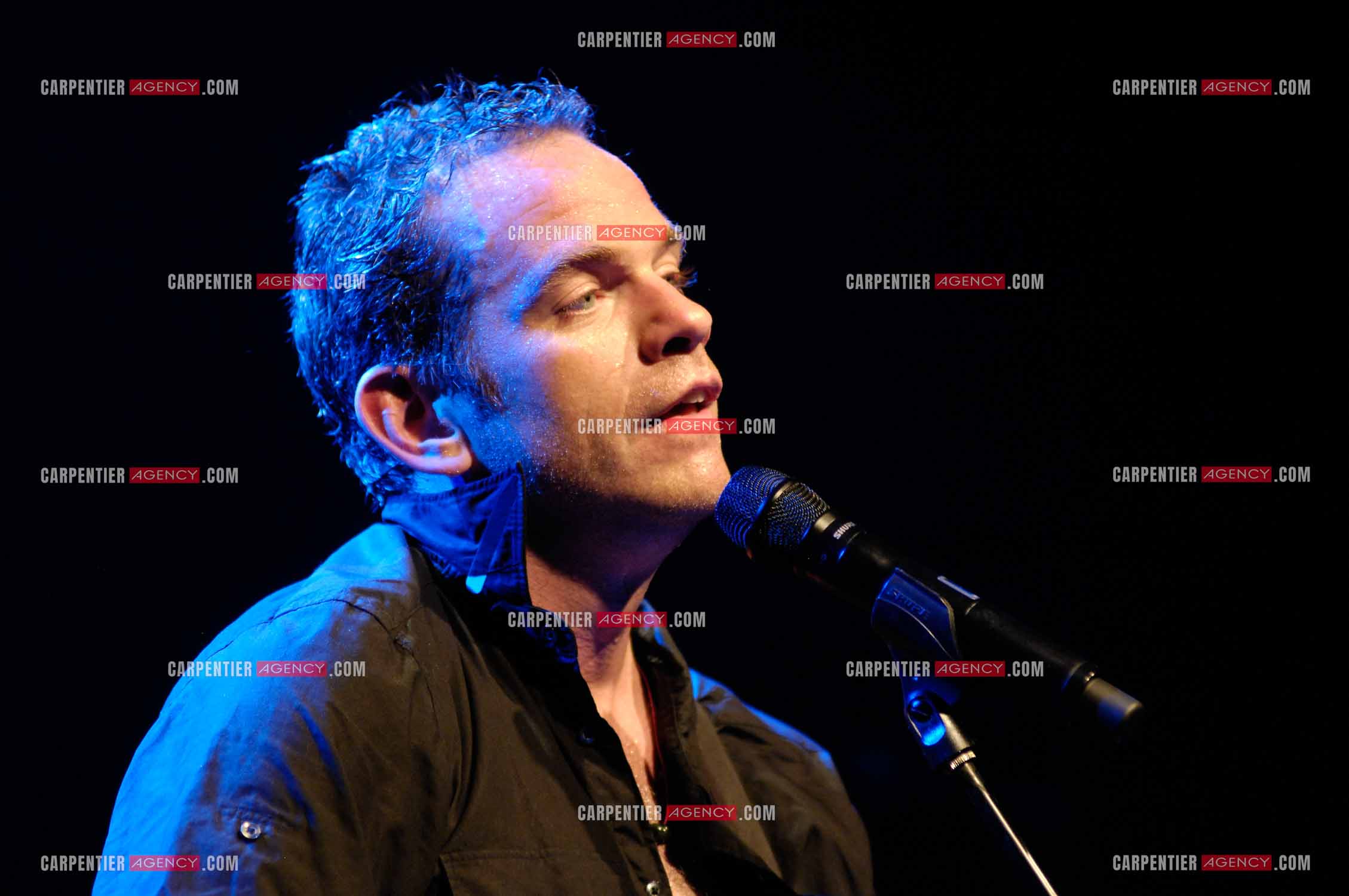 Le chanteur québécois Pierre Garand dit Garou en concert à la CIGALE en 2008.   ( Exclusif )