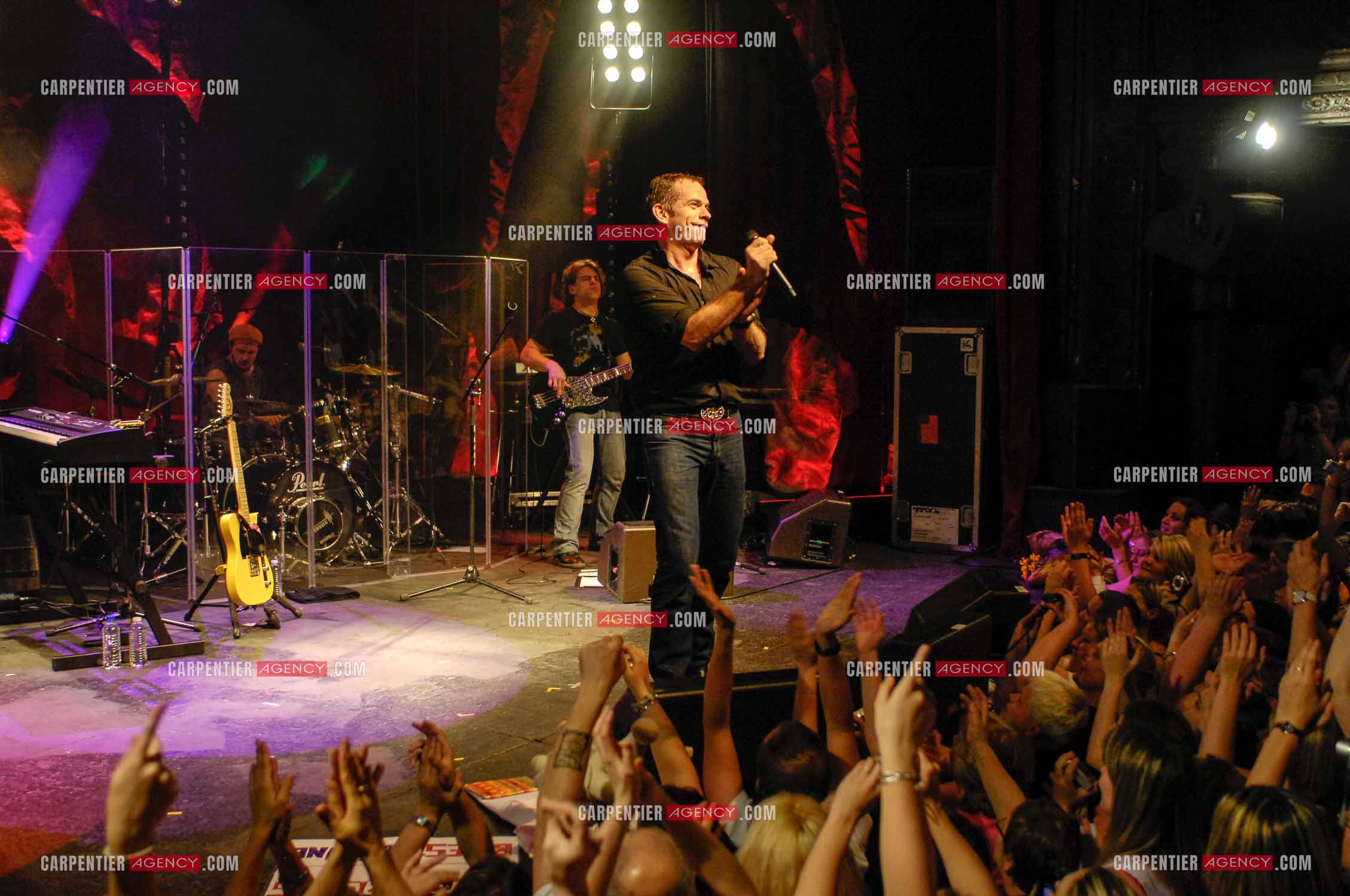 Le chanteur québécois Pierre Garand dit Garou en concert à la CIGALE en 2008.   ( Exclusif )