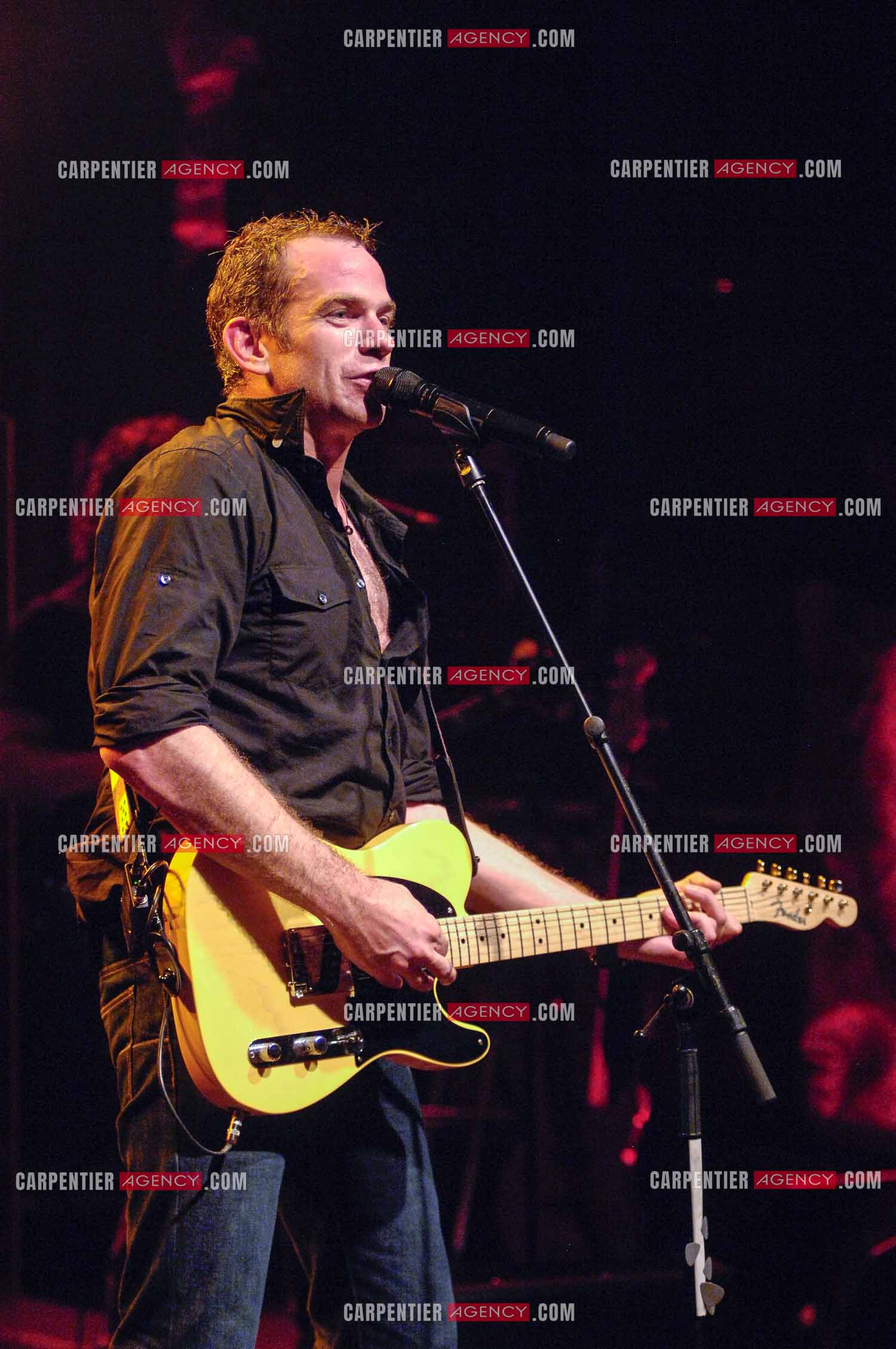 Le chanteur québécois Pierre Garand dit Garou en concert à la CIGALE en 2008.   ( Exclusif )