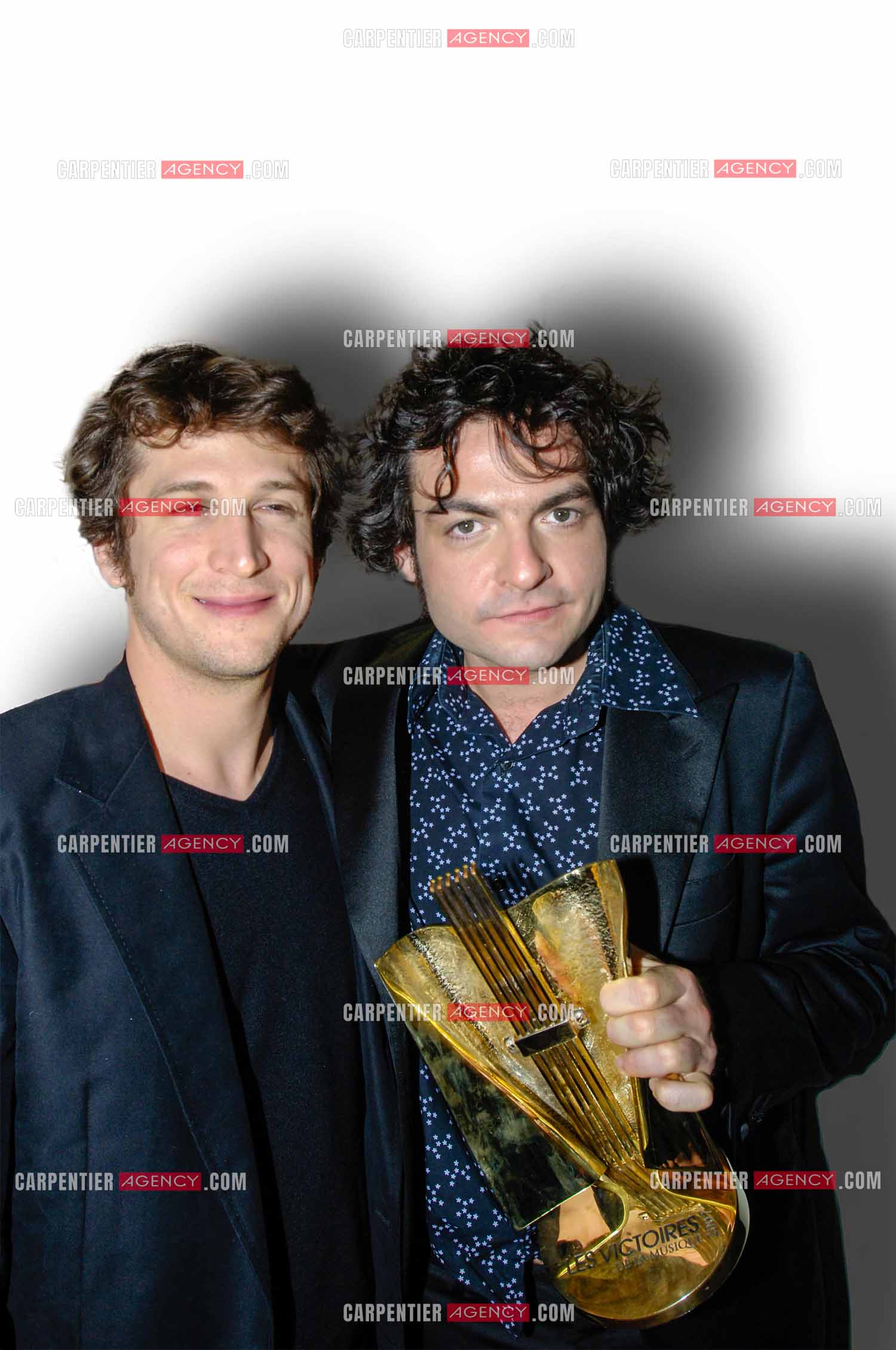 Victoires de la musique en 2007. Album de musique originale de cinéma pour “Ne le dis à personne“ film de Guillaume Canet et la musique composée par Matthieu Chedid, dit "M".  ( Exclusif )