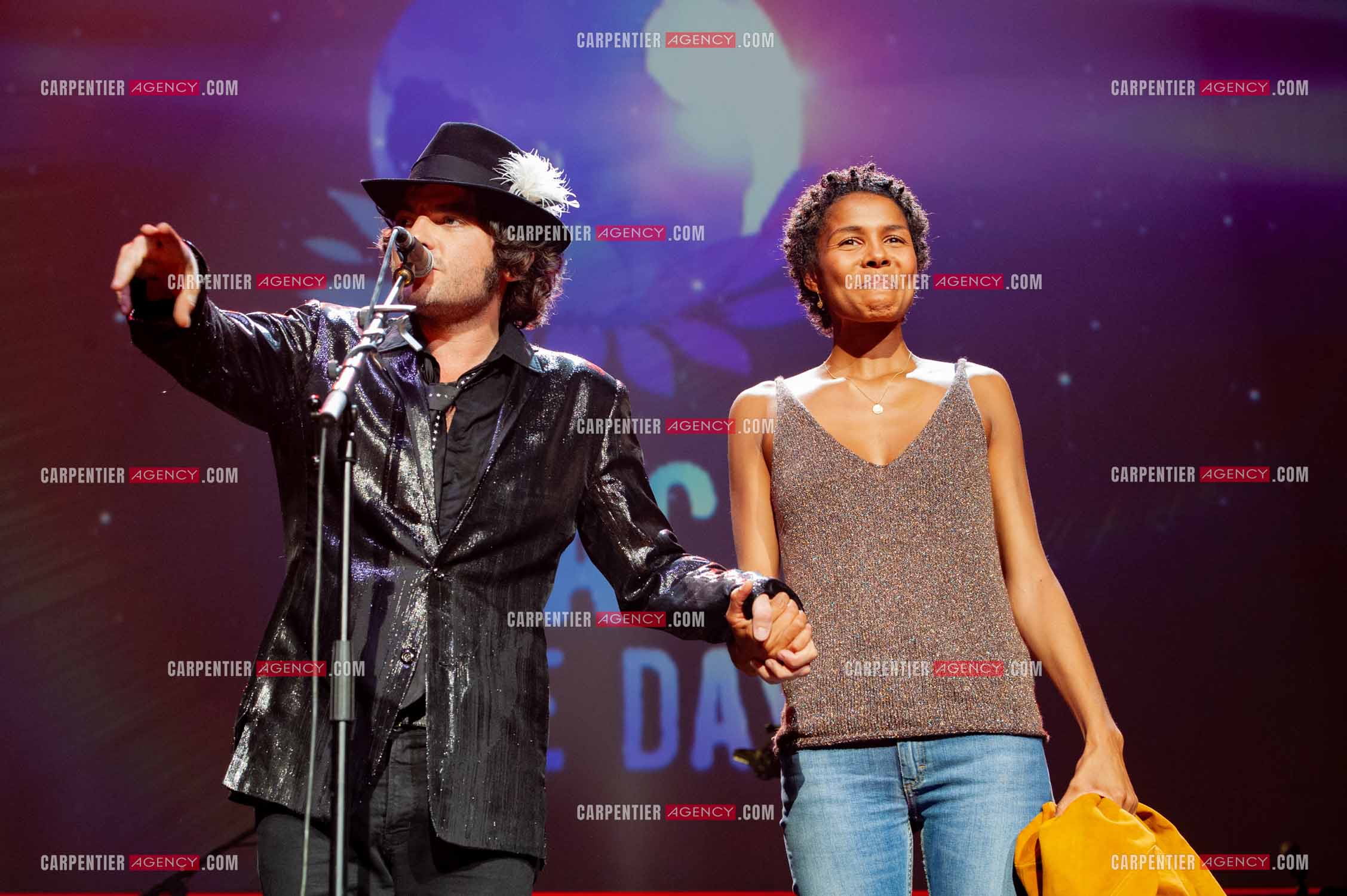 Concert au Zénith de Paris donné pour la journée internationale de la paix. Le chanteur Matthieu Chedid, dit “ M “ accompagne la chanteuse allemande Ayo.  ( Exclusif )