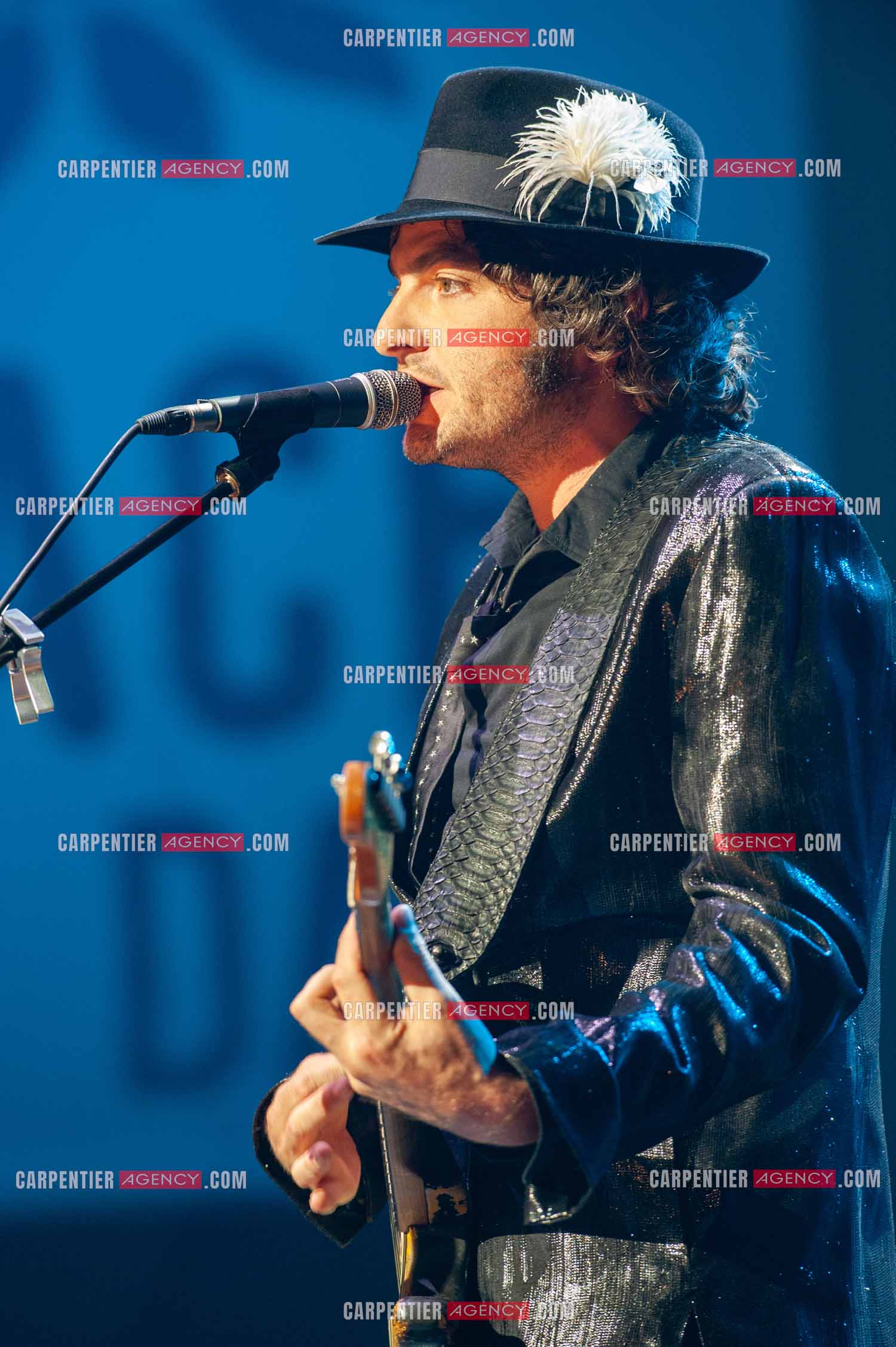 Concert au Zénith de Paris donné pour la journée internationale de la paix. Le chanteur Matthieu Chedid, dit “ M “.  ( Exclusif )
